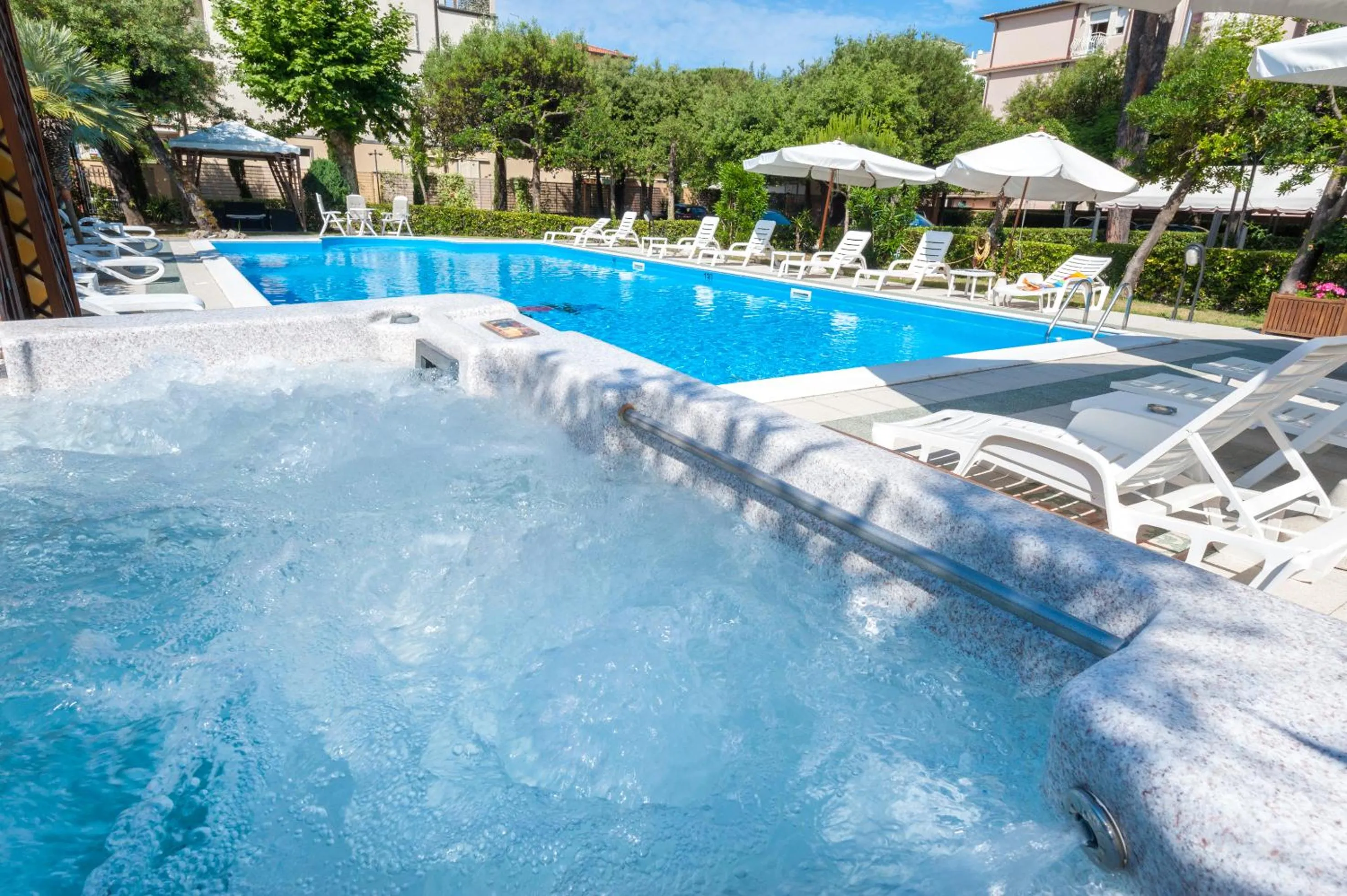 Hot Tub in Hotel Apuana
