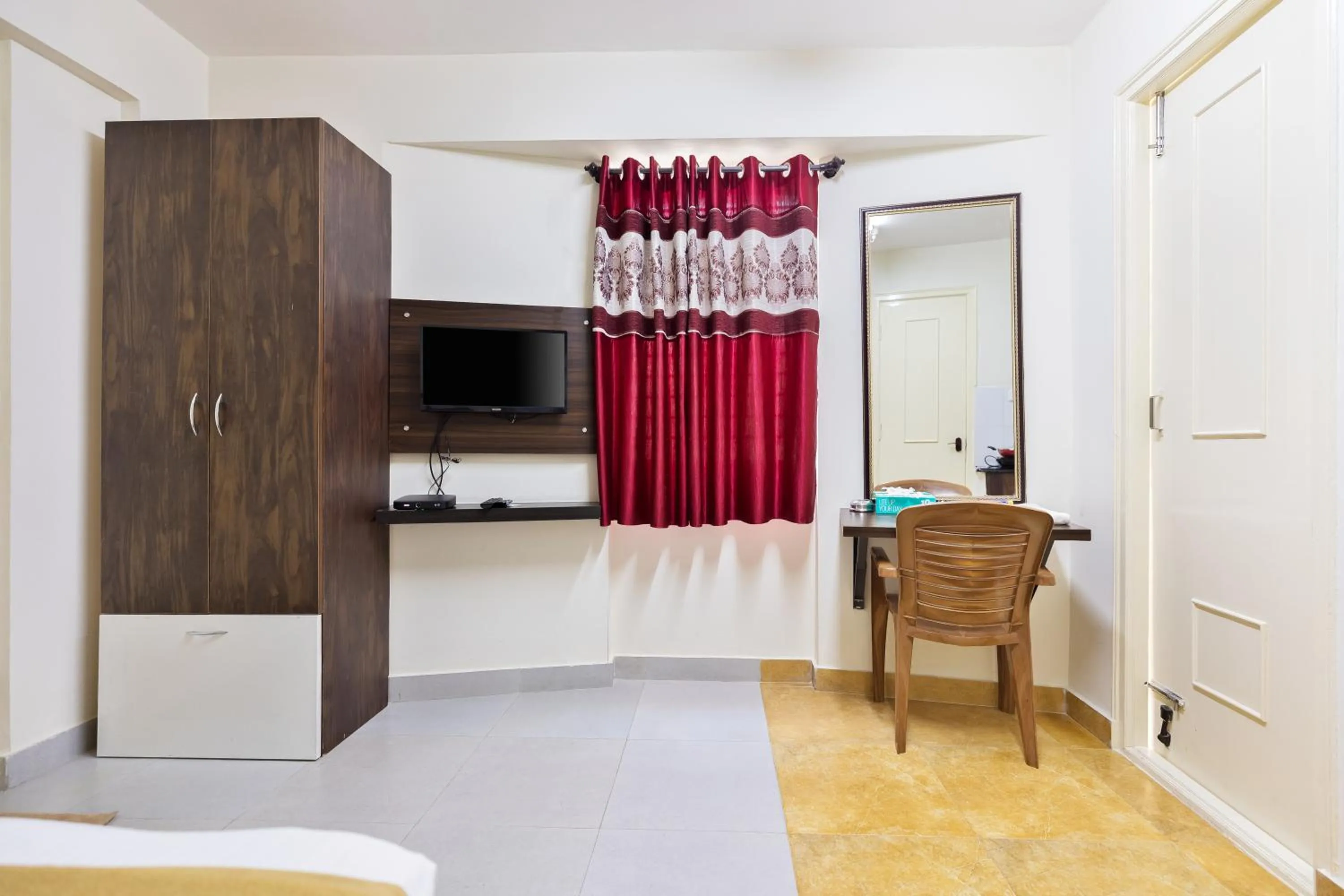 Photo of the whole room, Bed in Stayhome Classic