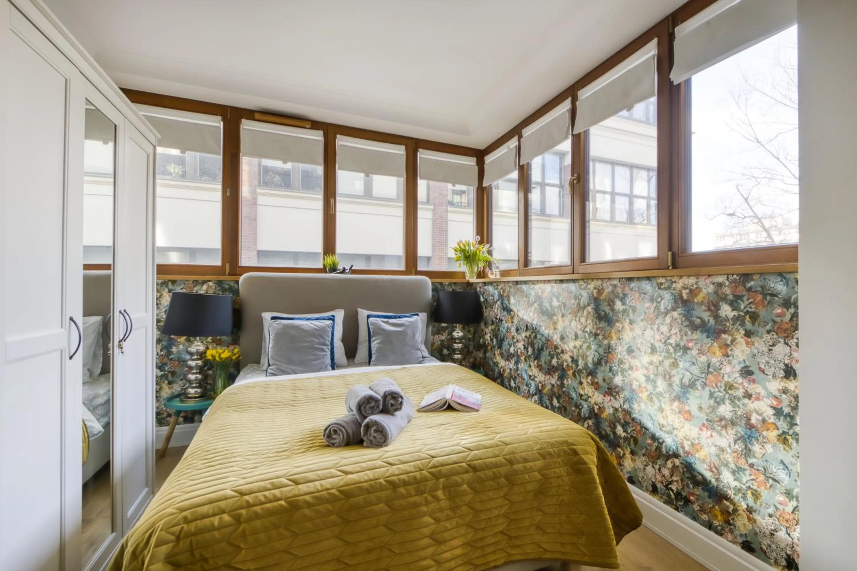 Bed in Aparthotel Pawia Deluxe- 10 min to center