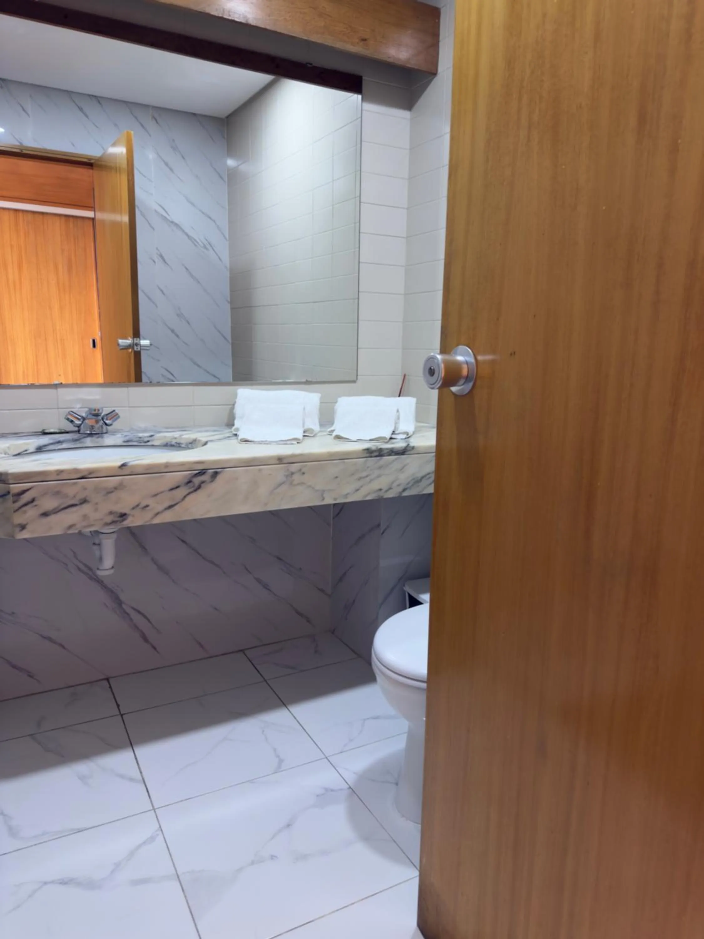 Toilet in Fiel Chef Alojamento Local