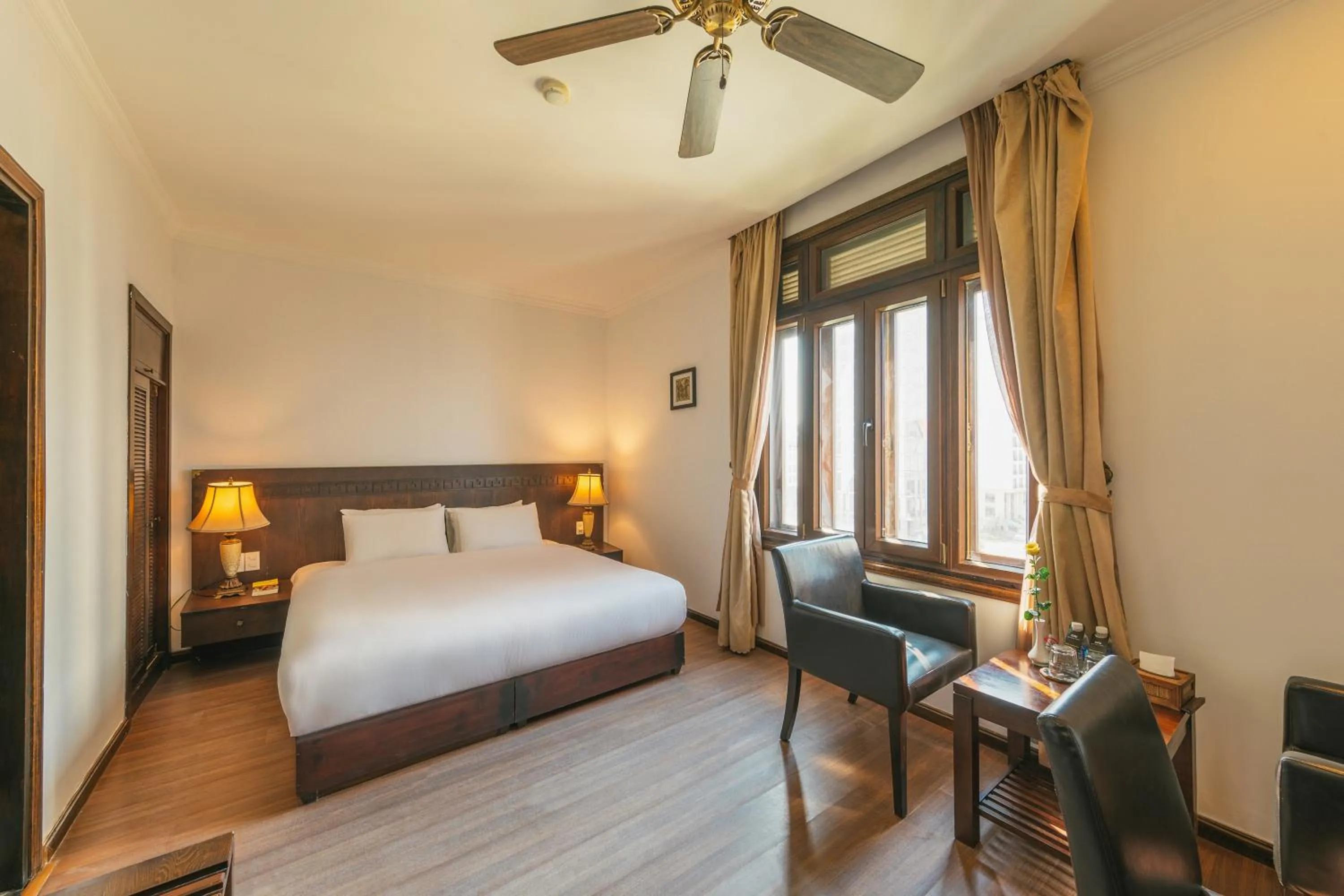 Photo of the whole room, Bed in Chu Hotel