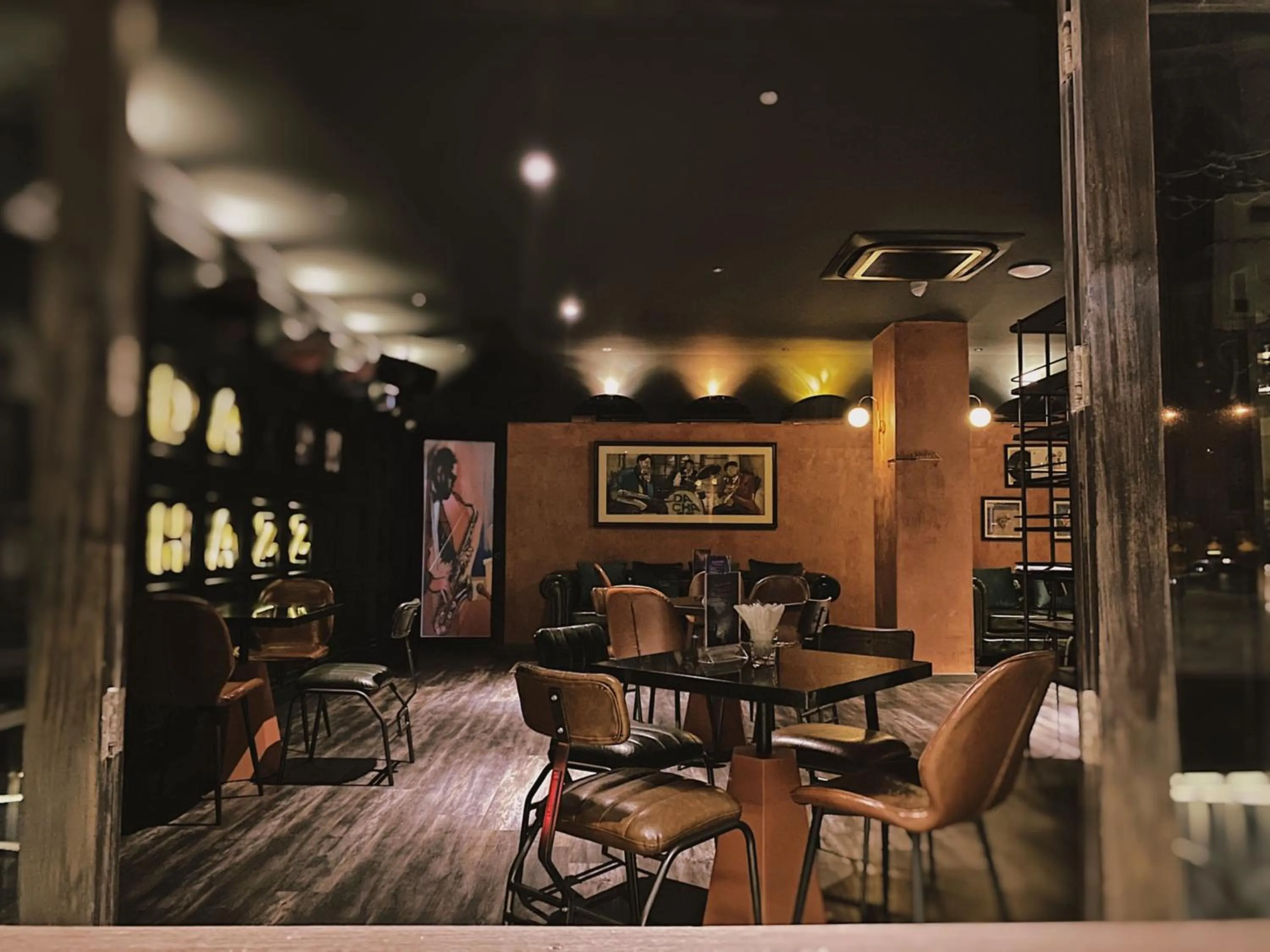 Restaurant/places to eat in Chu Hotel