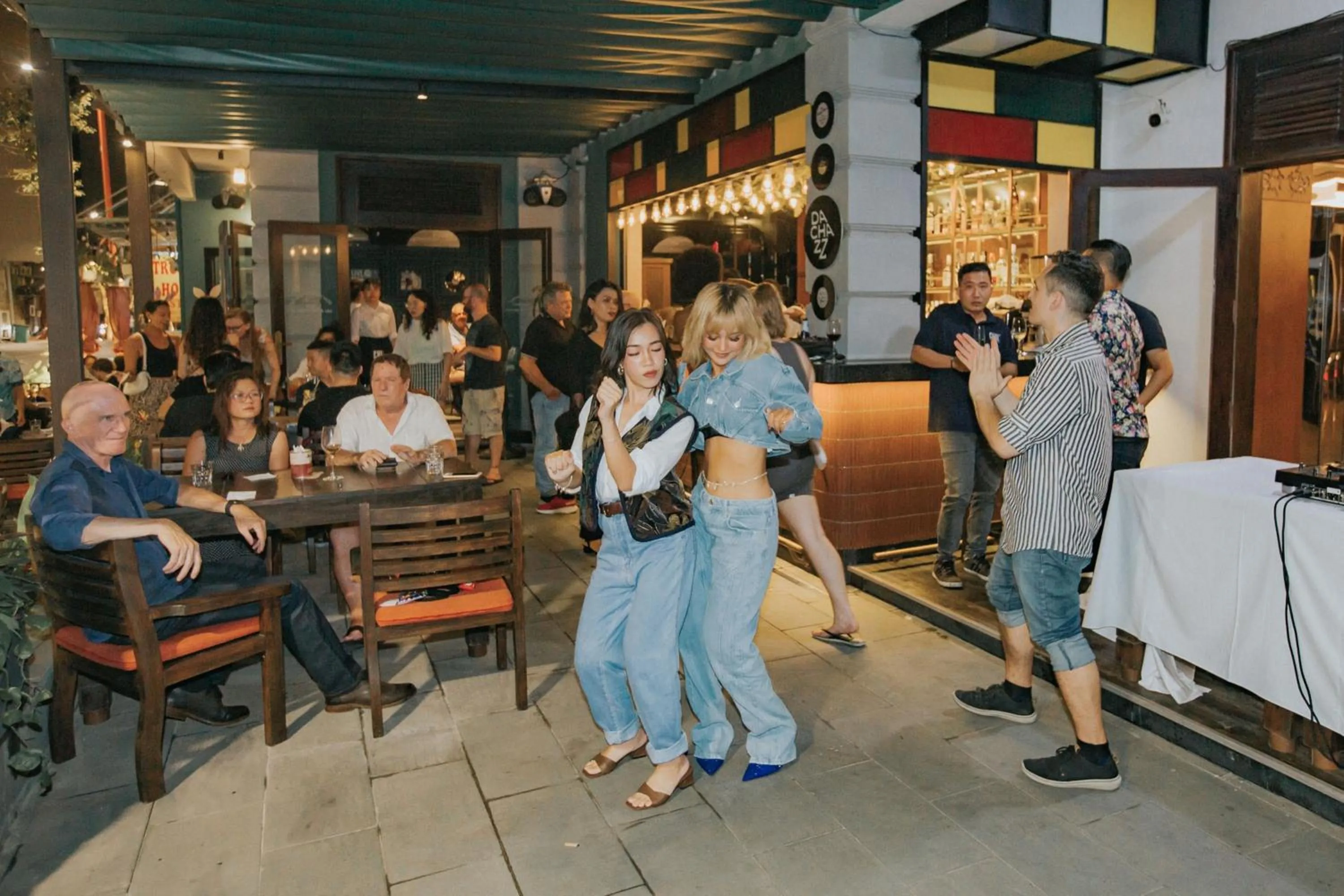 Lounge or bar in Chu Hotel