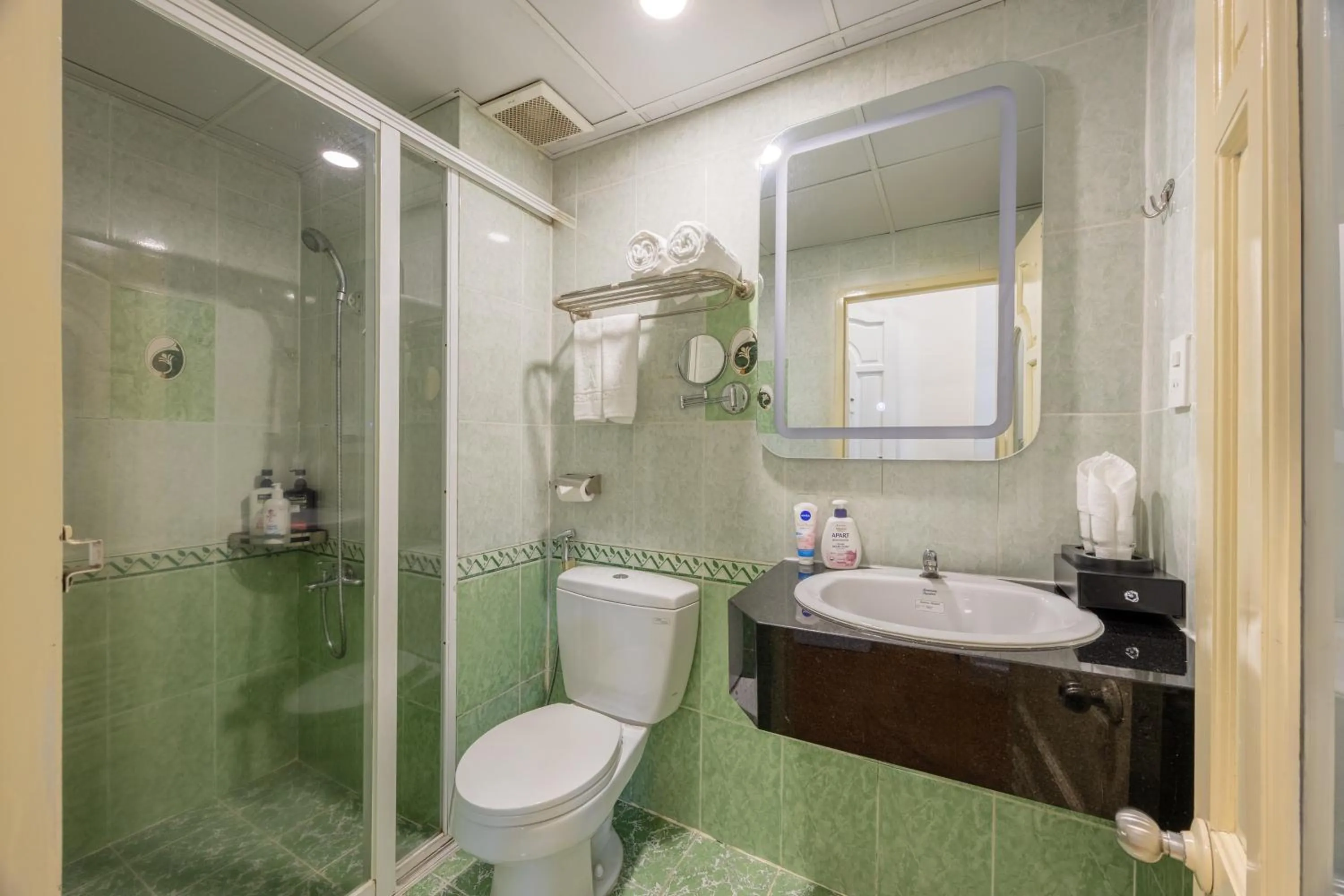 Shower in A25 Hotel - 307 Lý Tự Trọng