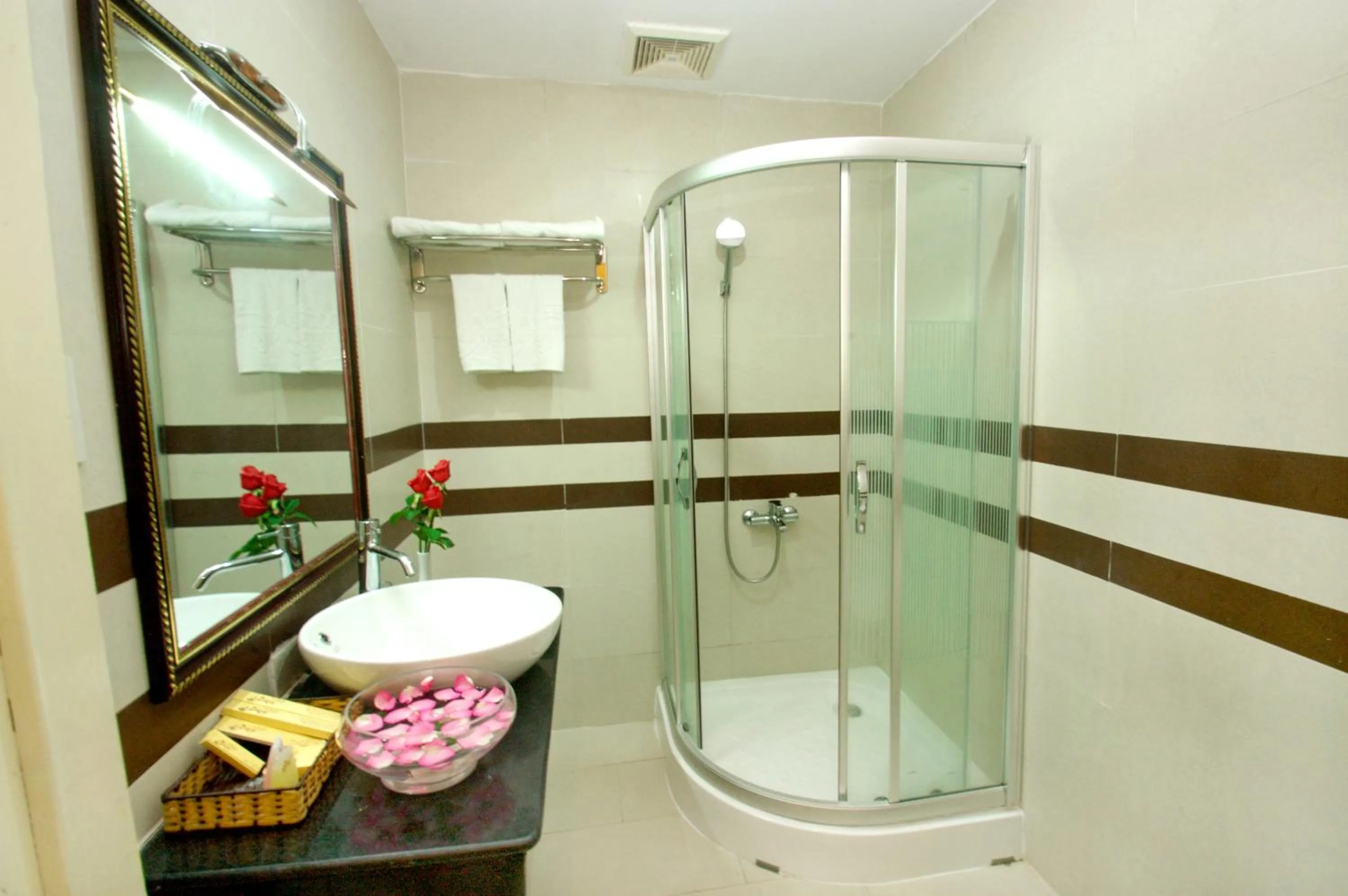 Bathroom in Luxury Nha Trang Hotel