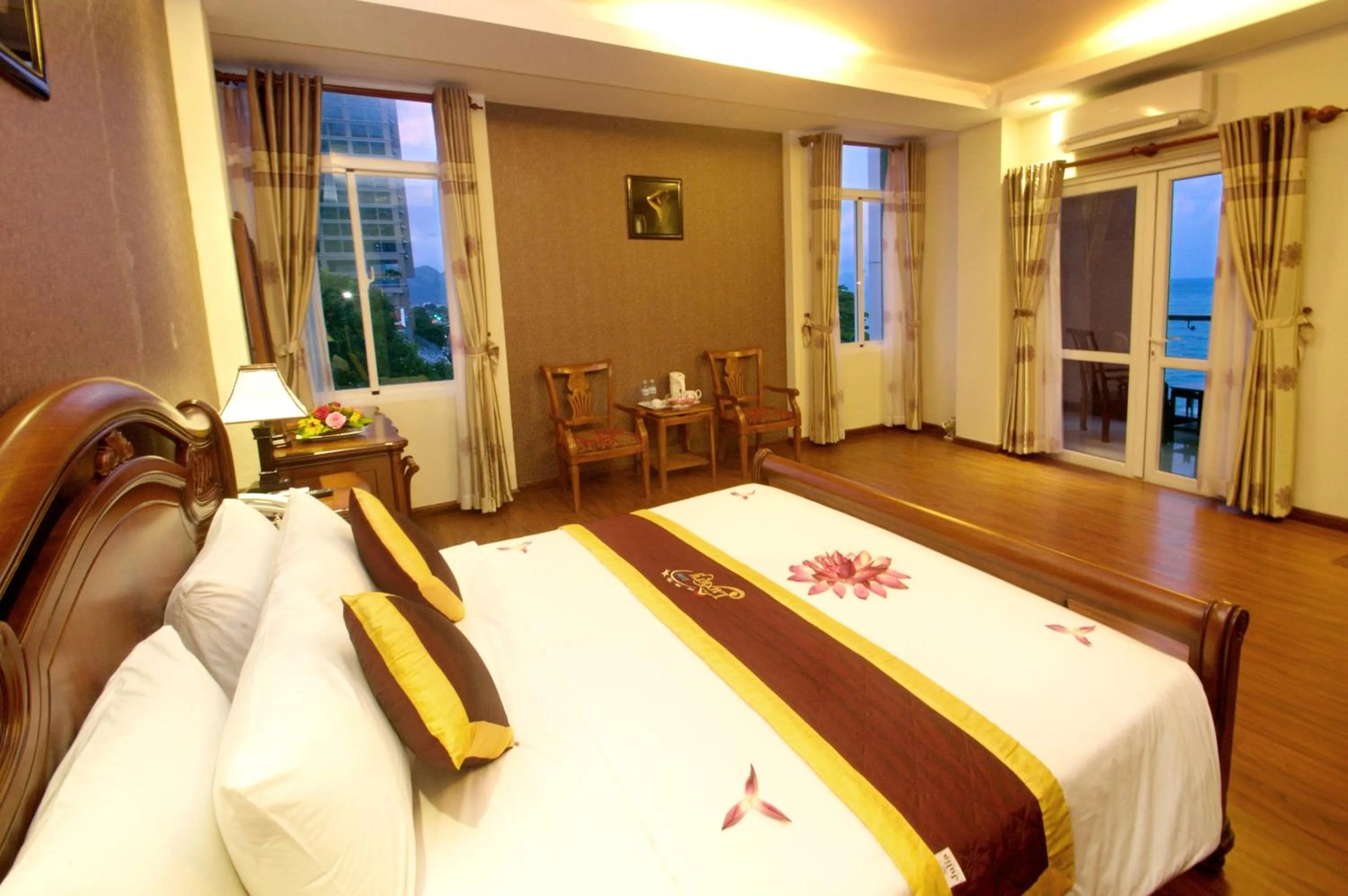 Bed in Luxury Nha Trang Hotel