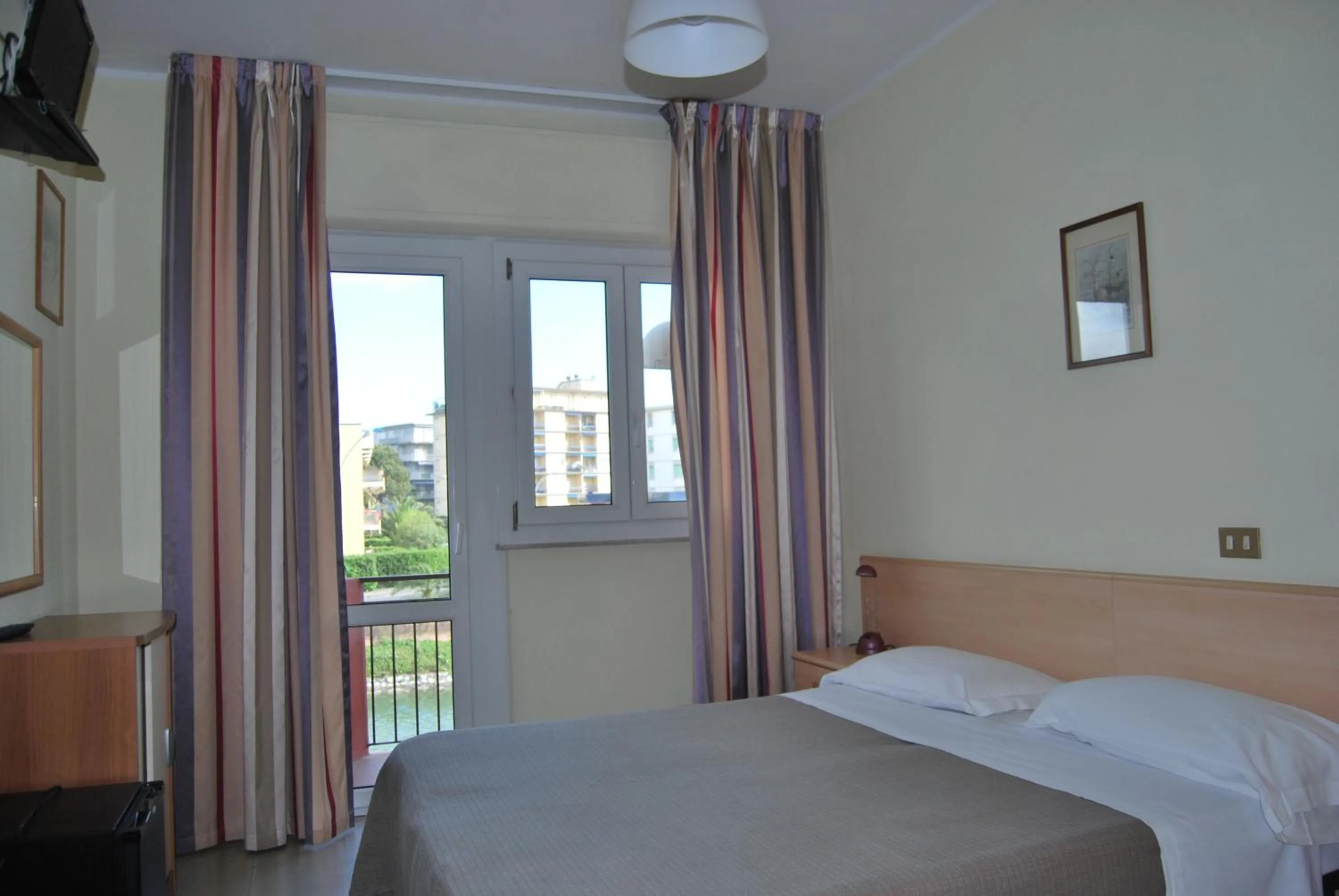 Photo of the whole room, Bed in Hotel Laurin