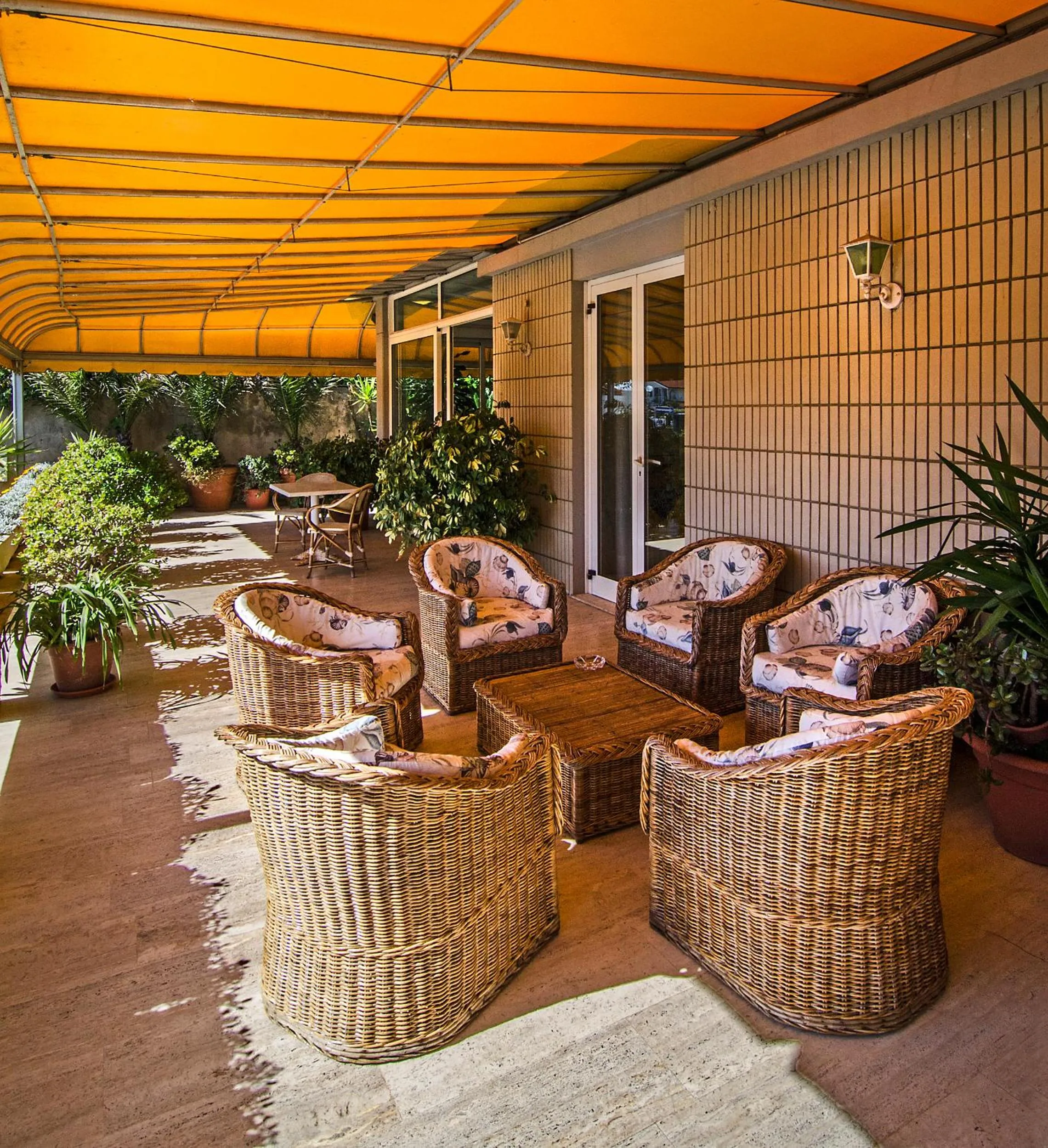 Seating area in Hotel Alk