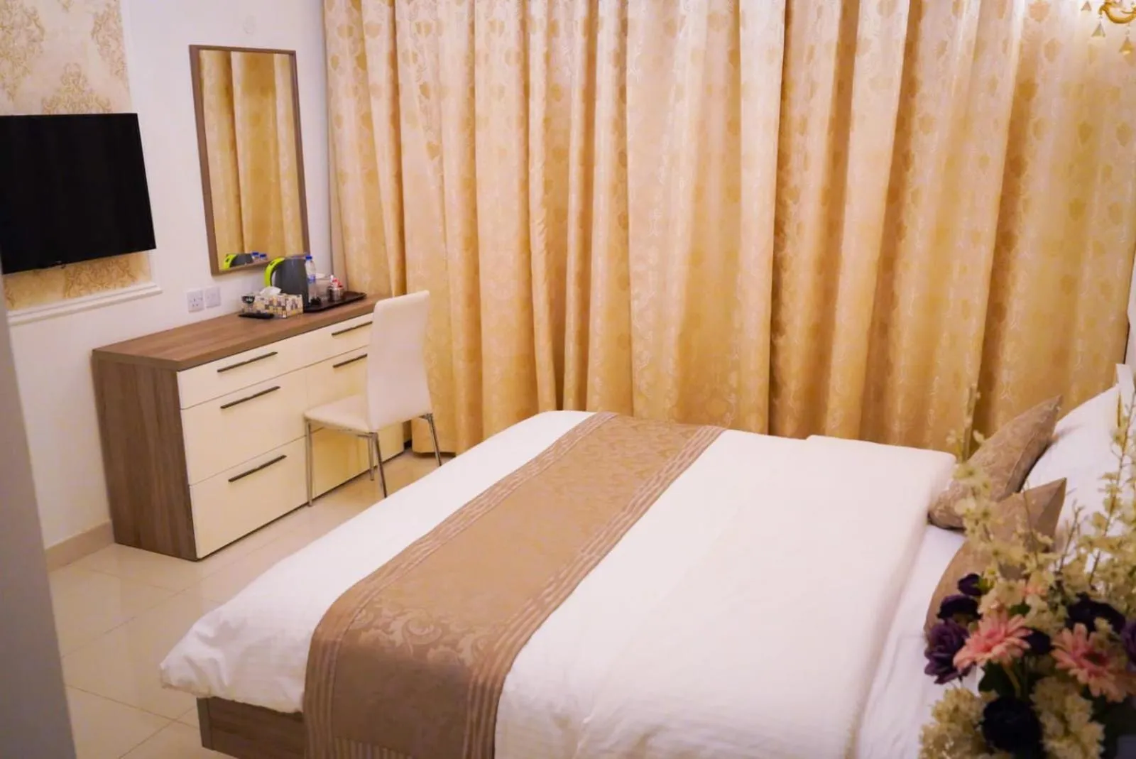 Bedroom, Bed in A'Sinamar Hotel Apartment