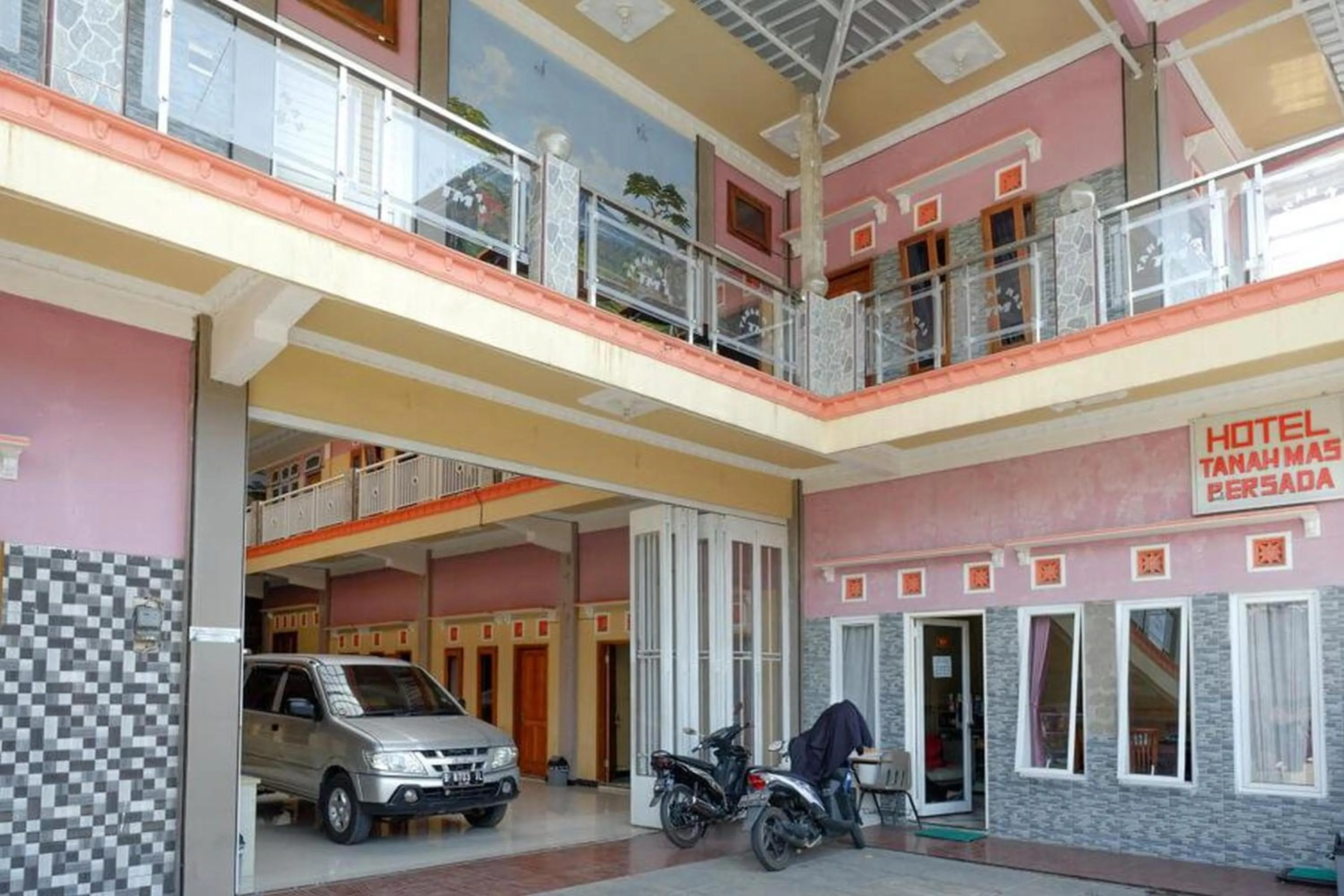 Parking in RedDoorz near Desa Wisata Tambi Dieng