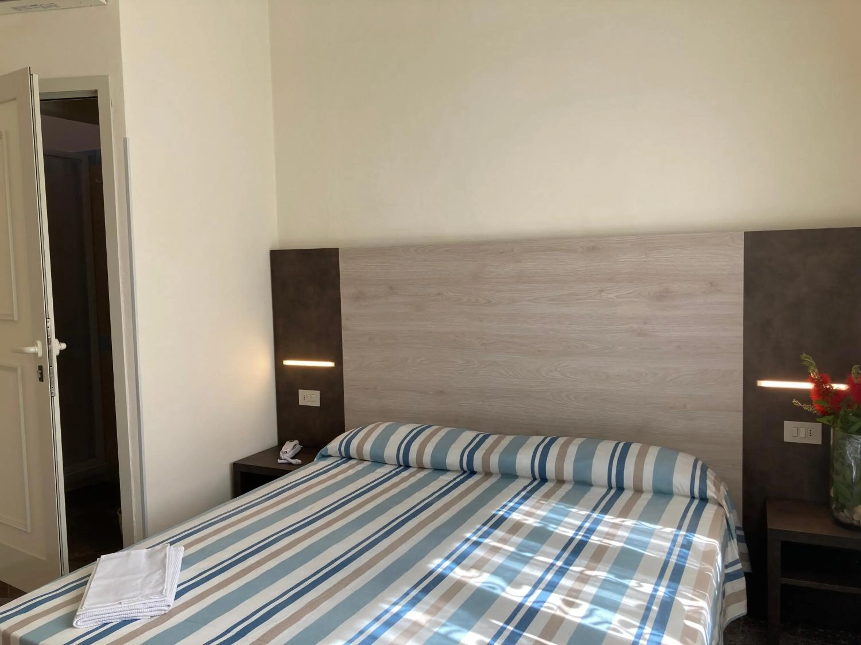 Bed in Hotel Verdesolemare