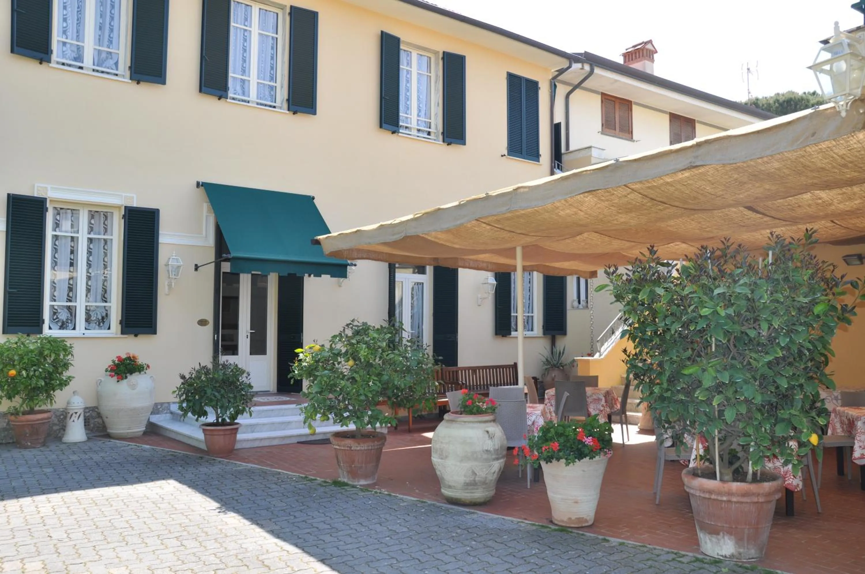 Facade/entrance in Hotel Verdesolemare