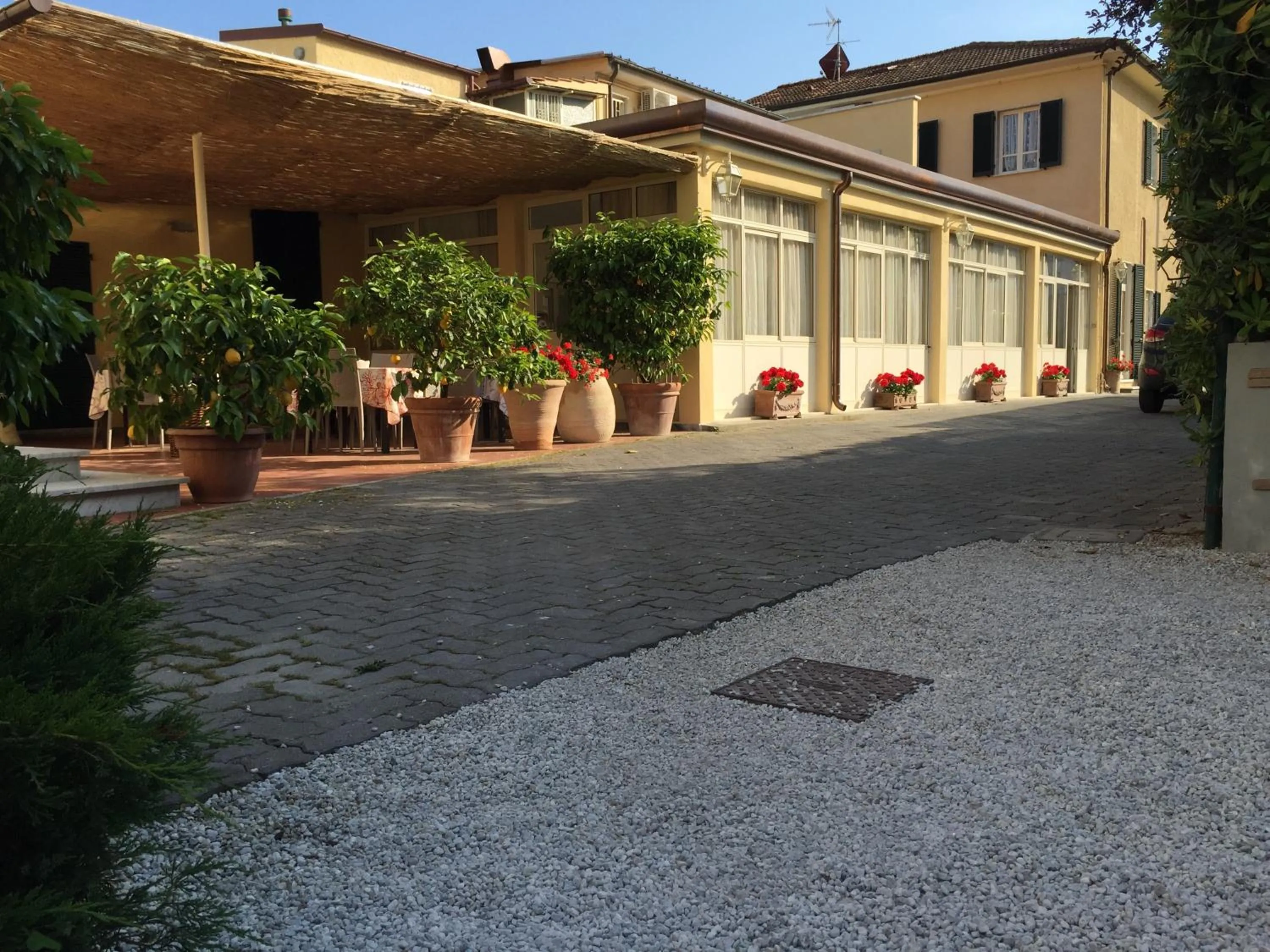 Property building in Hotel Verdesolemare