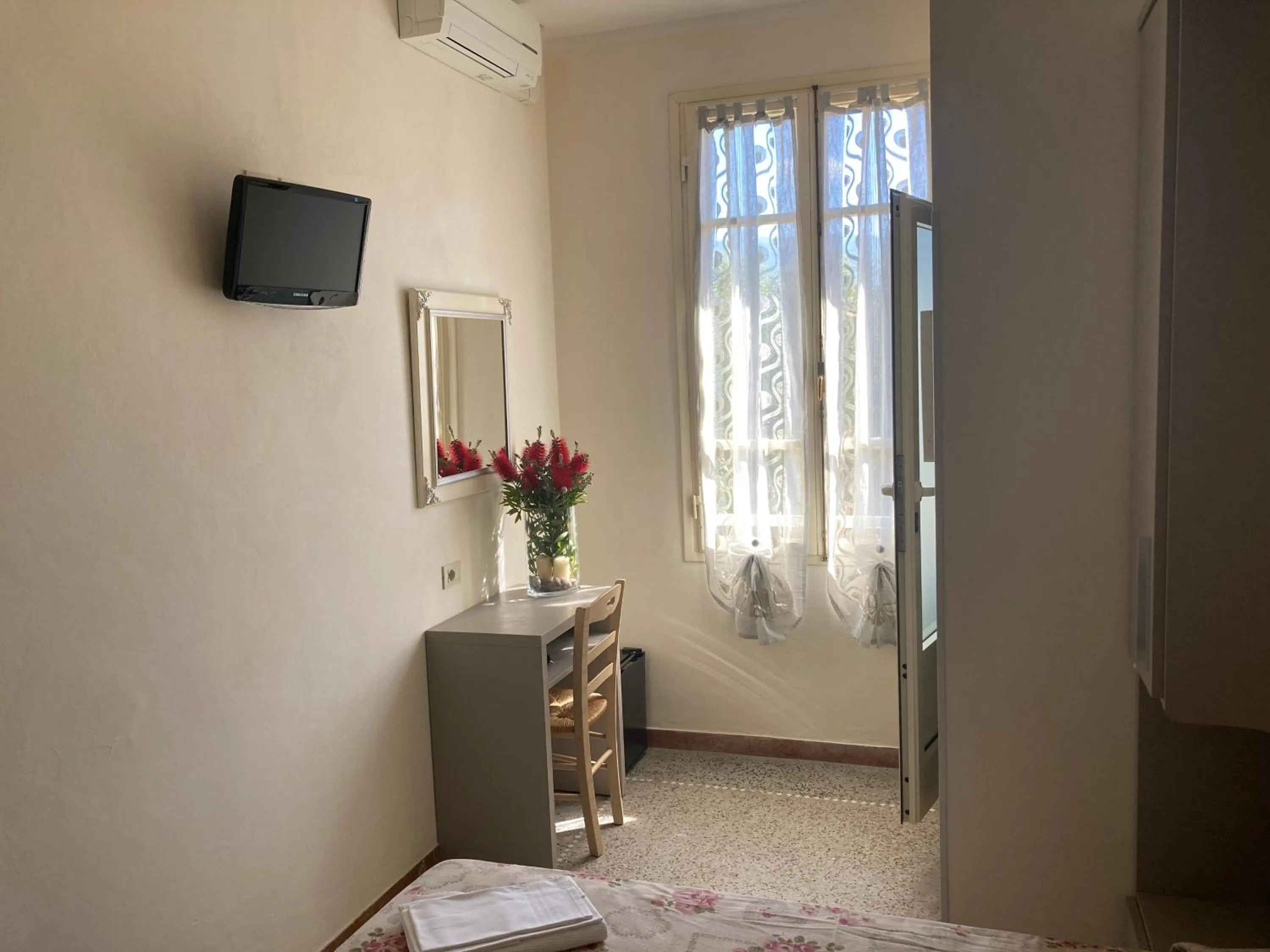 Bed in Hotel Verdesolemare