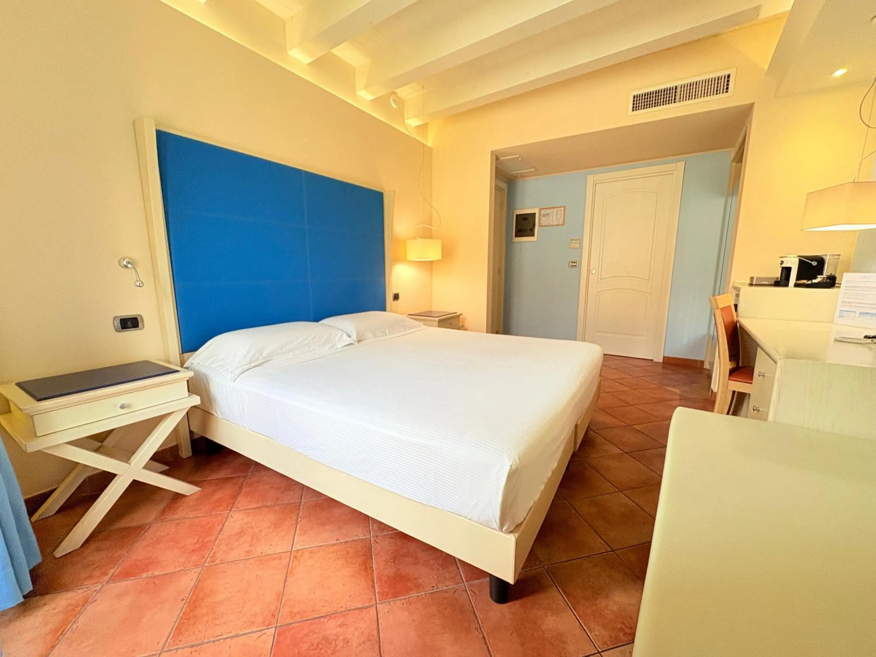 Spring, Bed in Portercole B&B