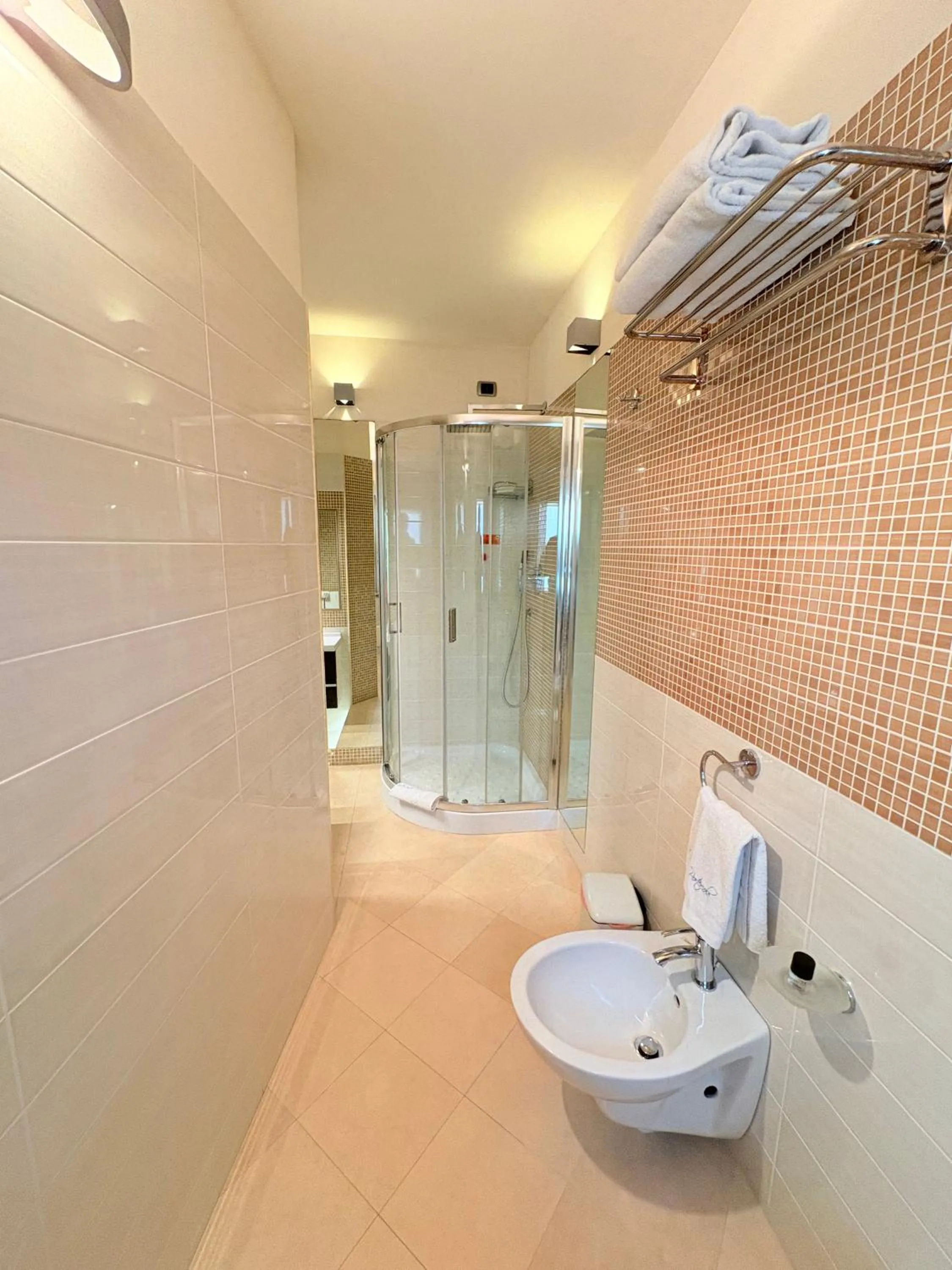 Shower in Portercole B&B