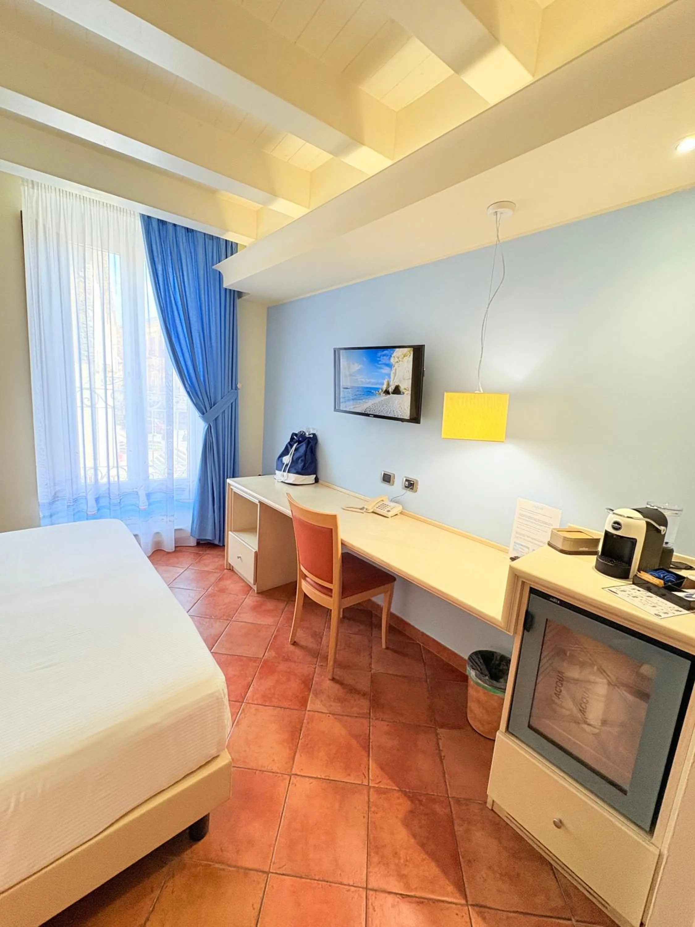 Spring, Bed in Portercole B&B