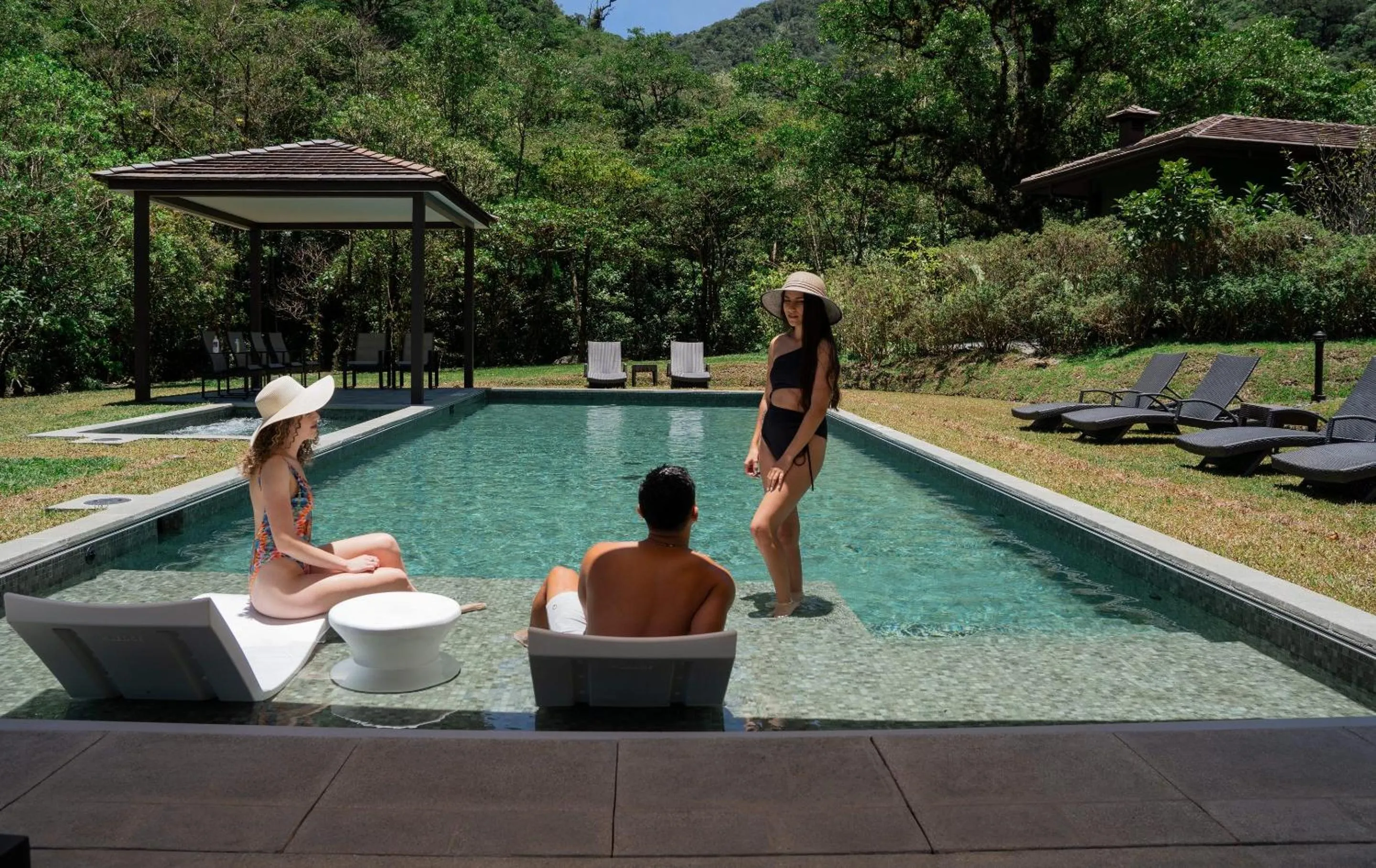 Day in El Silencio Lodge & Spa Costa Rica