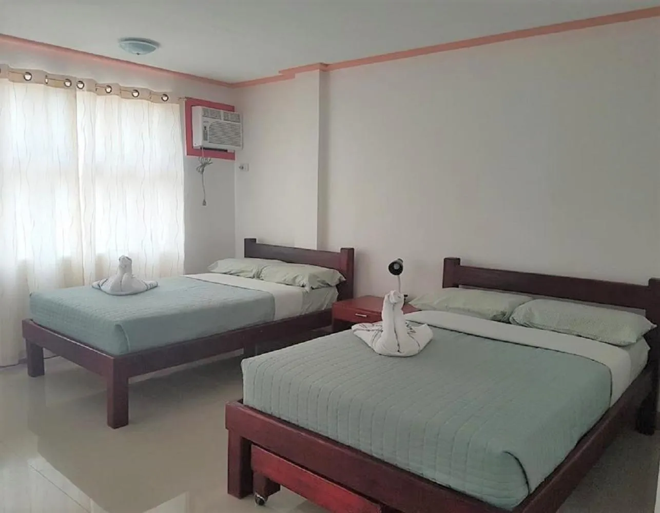 Bedroom, Bed in Catalina`s Inn family room