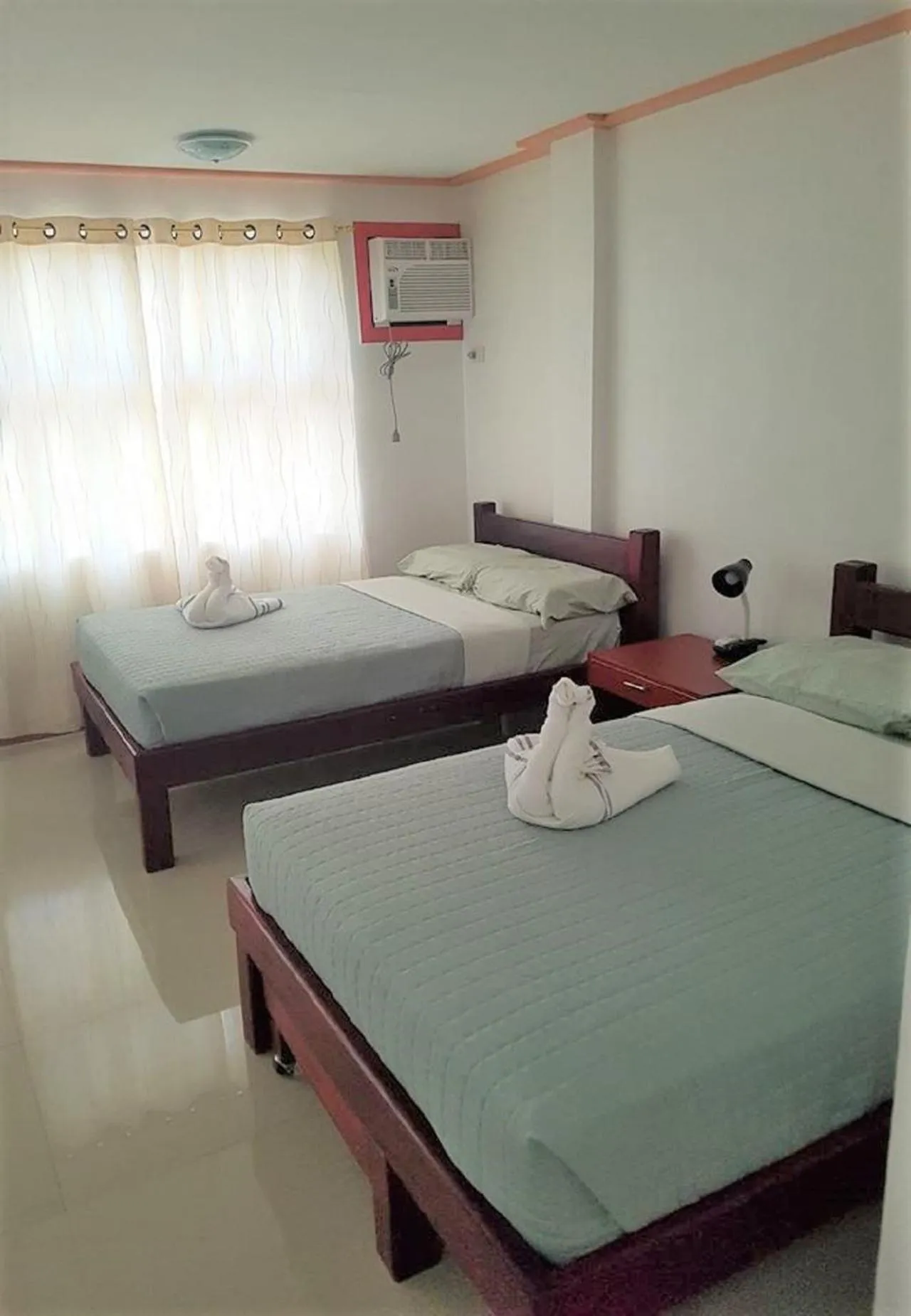 Bedroom, Bed in Catalina`s Inn family room