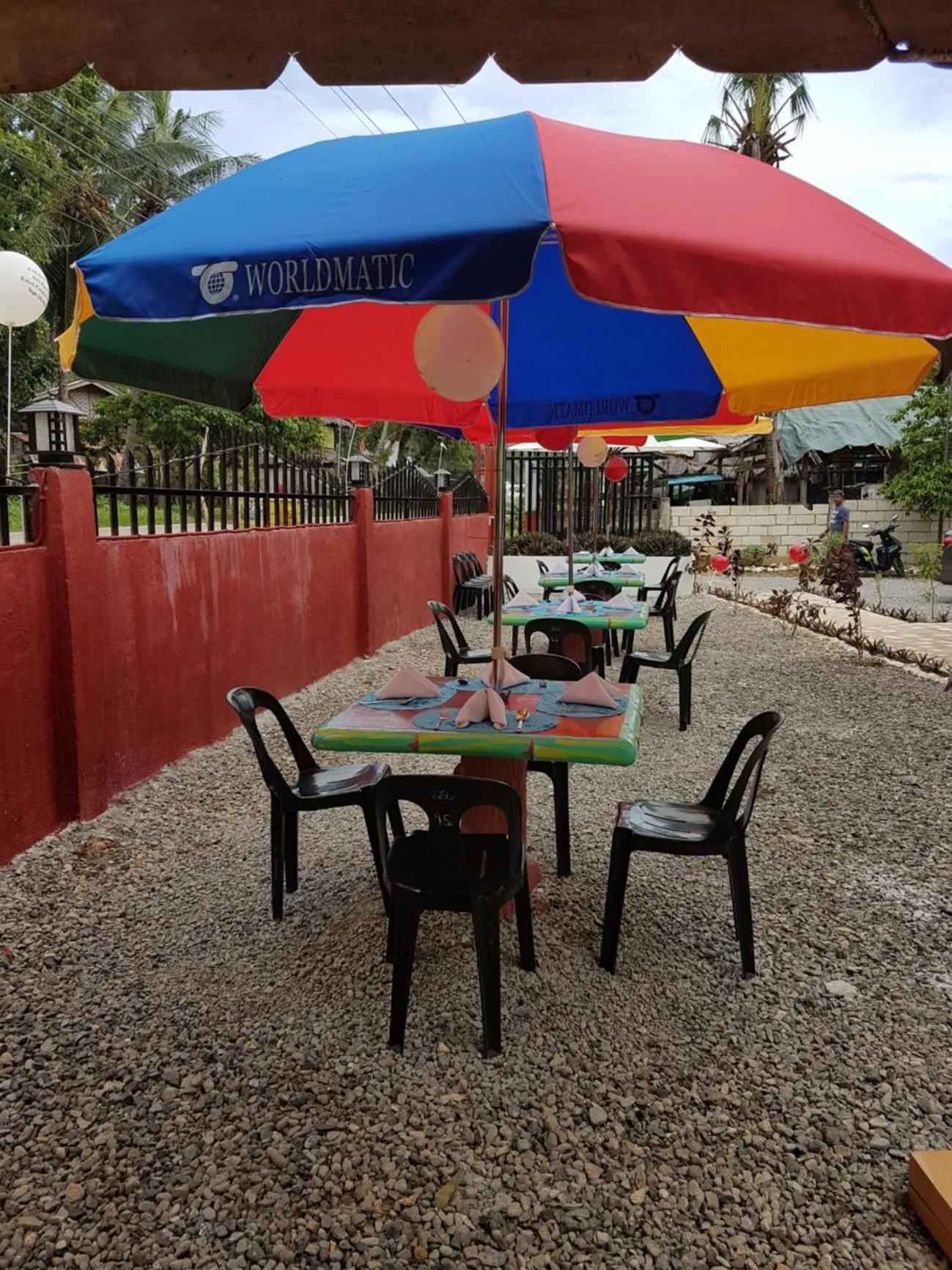 Restaurant/places to eat in Catalina`s Inn family room