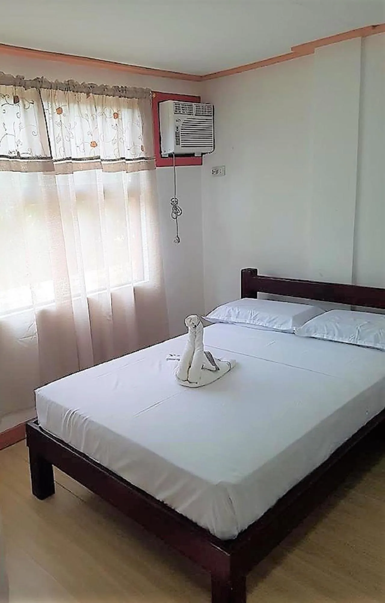 Bedroom, Bed in Catalina`s Inn family room