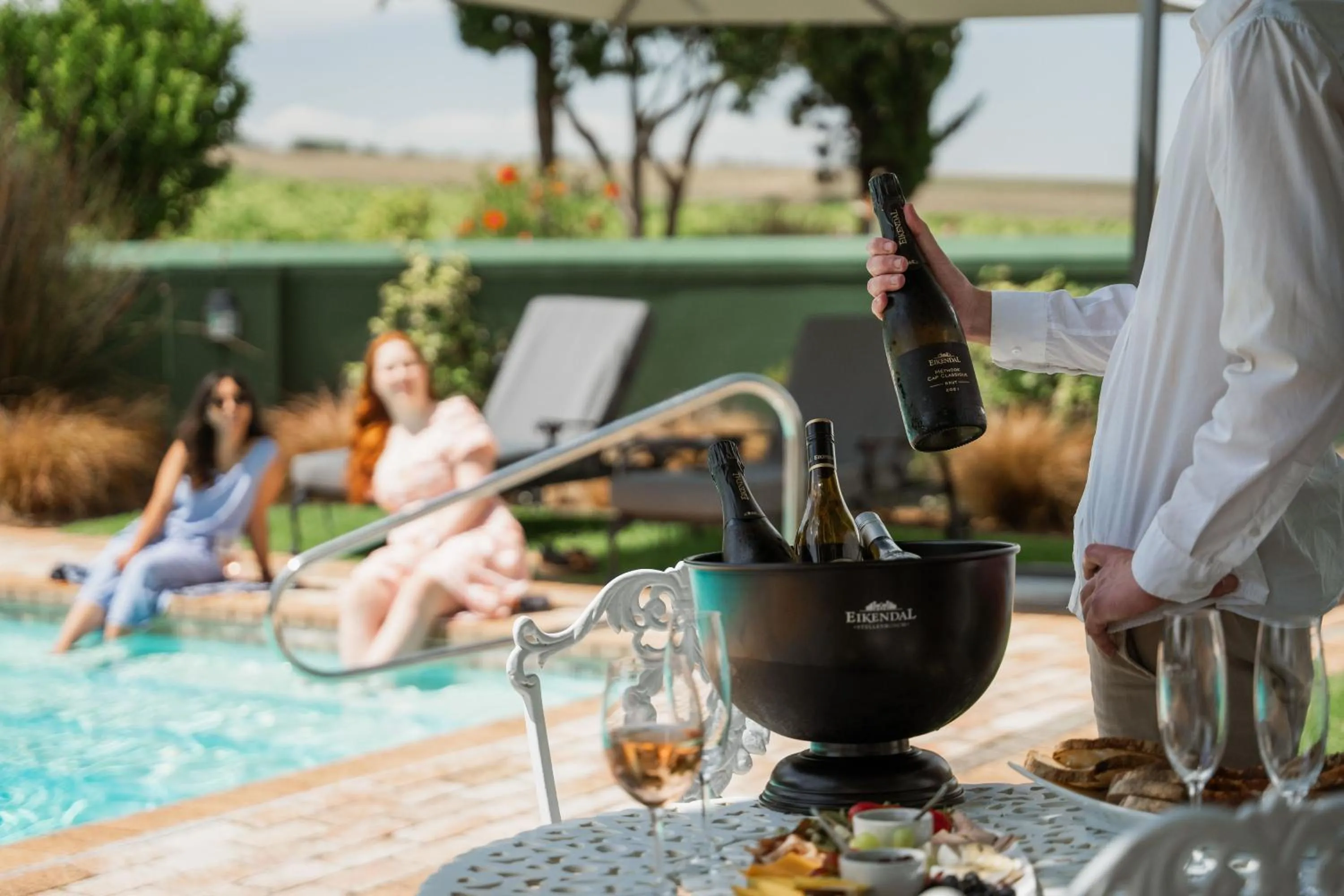 Swimming pool in Eikendal Lodge