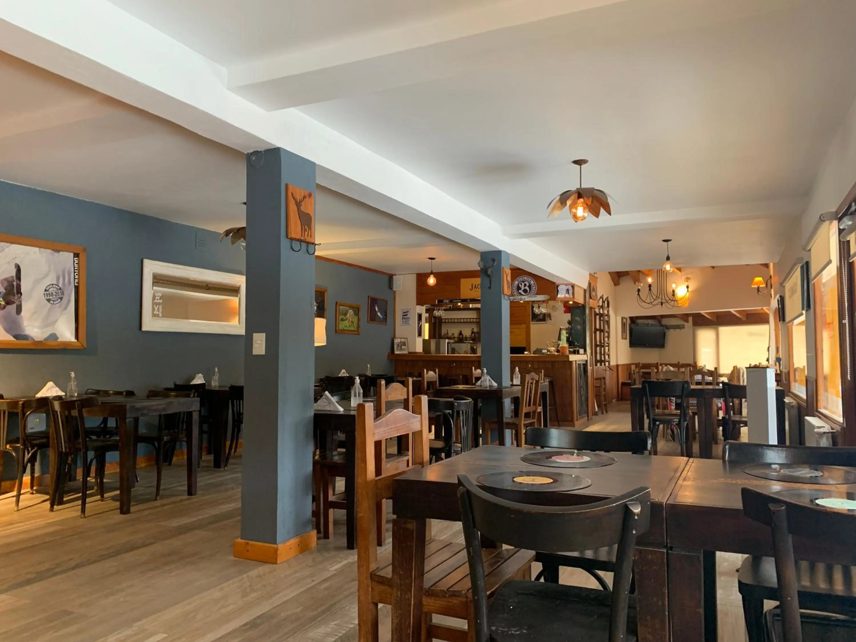 Restaurant/places to eat in Complejo Base 41