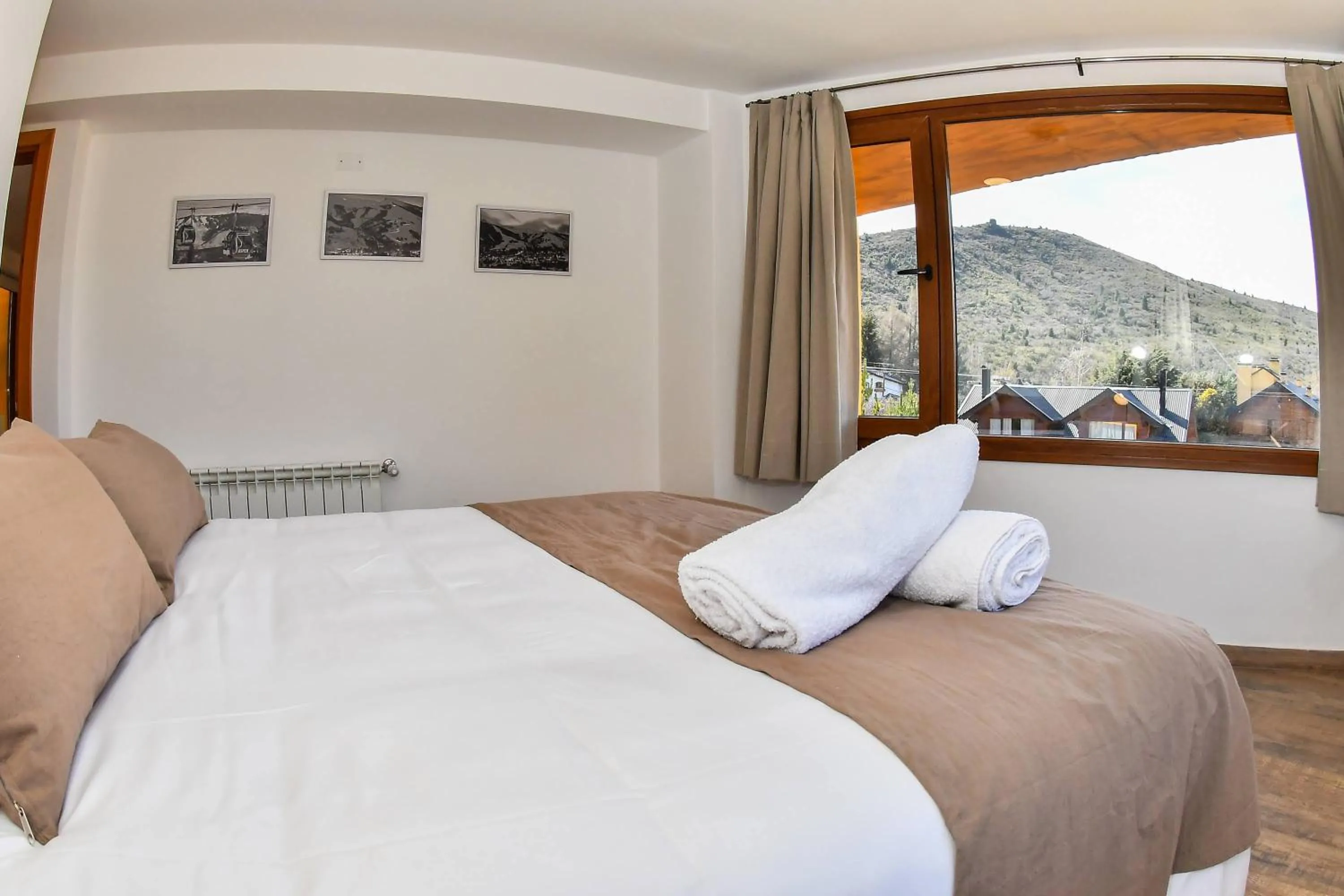 Bedroom, Bed in Complejo Base 41