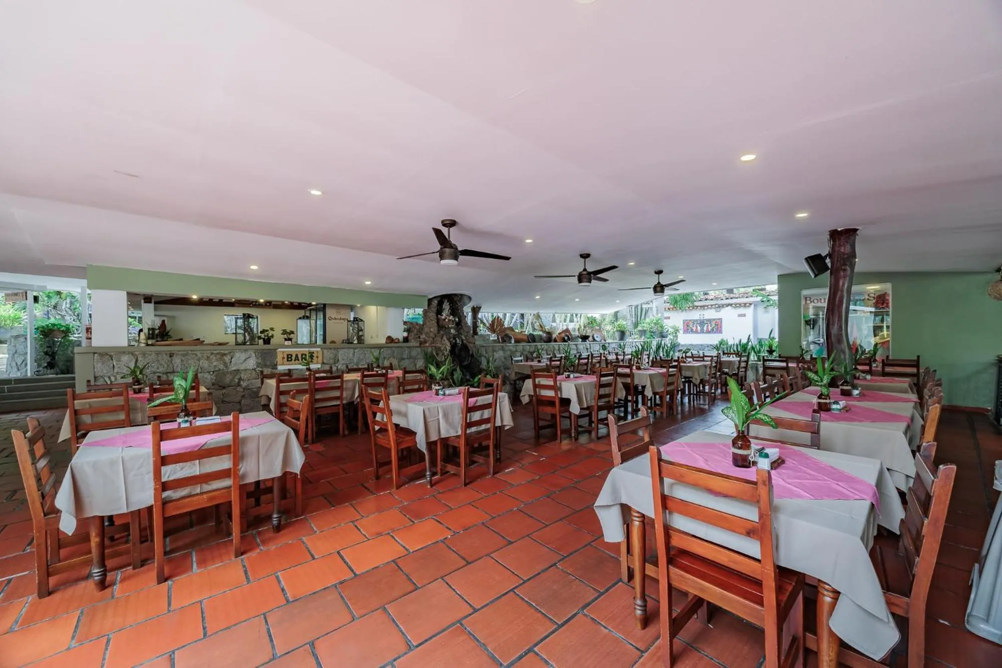 Restaurant/places to eat in Hotel Quimbaya