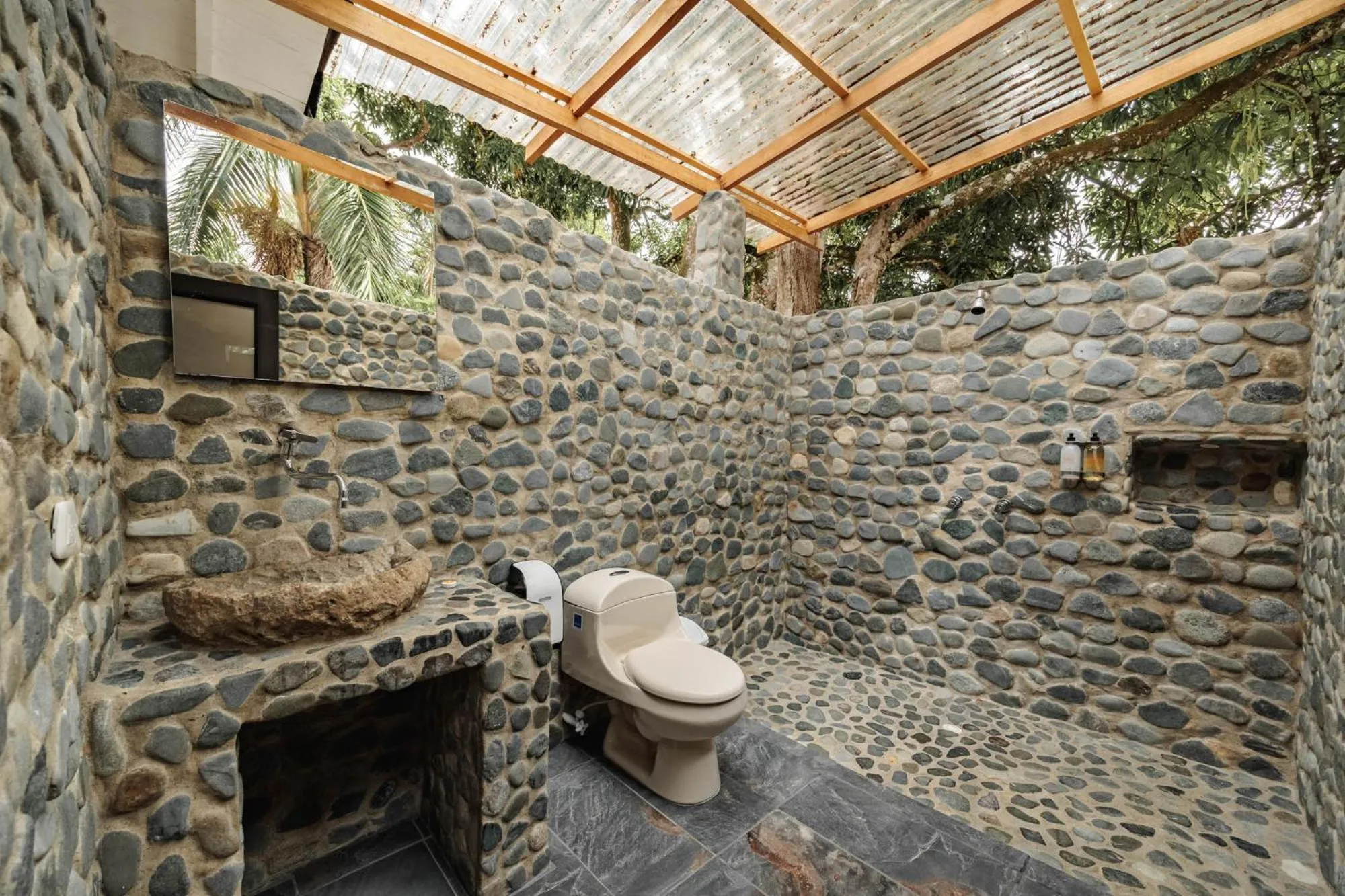 Bathroom in Hotel Quimbaya