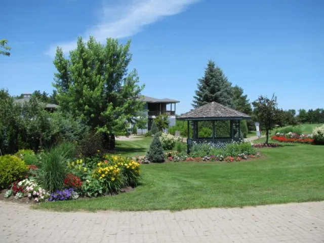 Property building in Highlands Four Season Resort