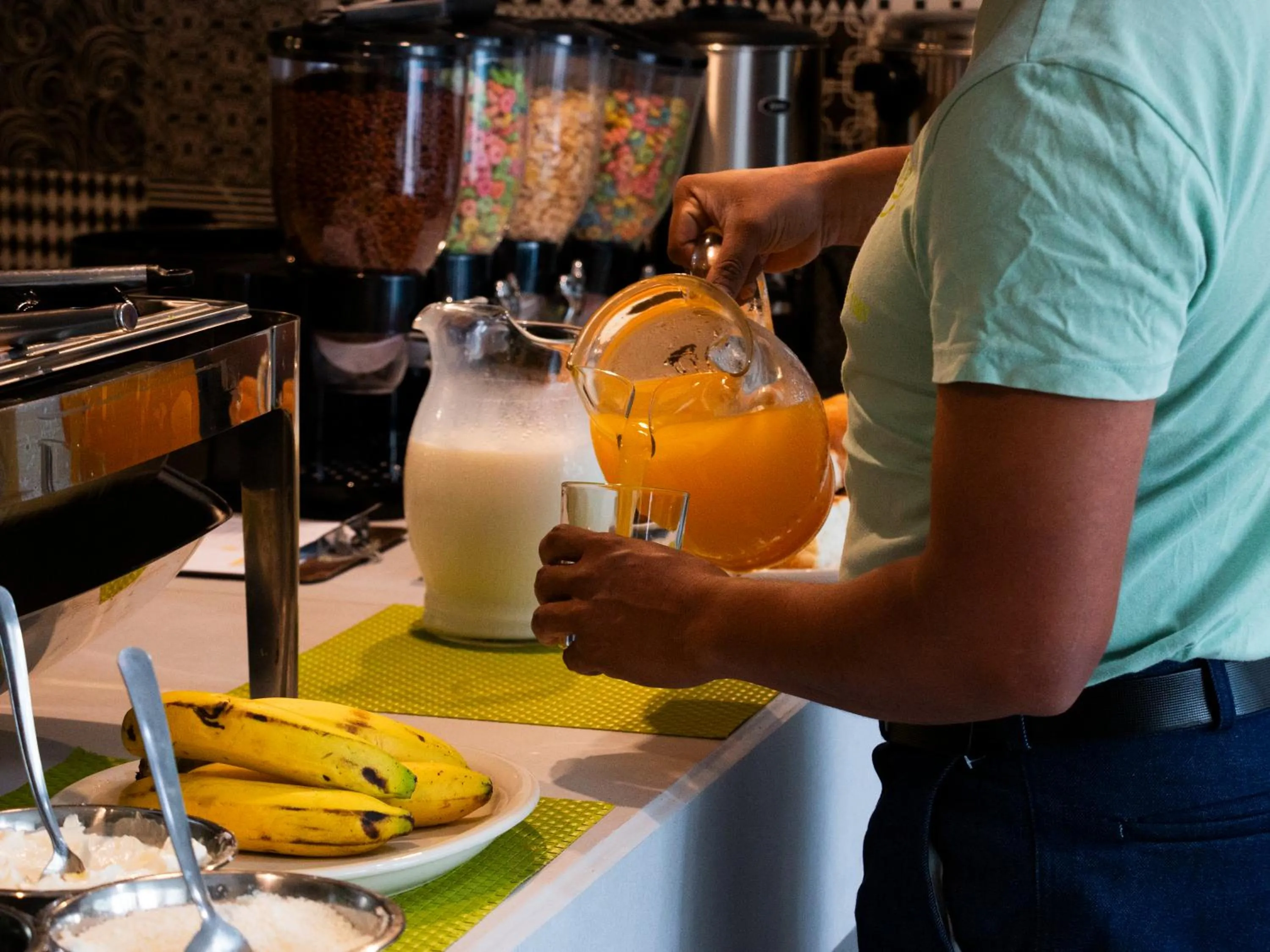 Restaurant/places to eat in Hotel St. George