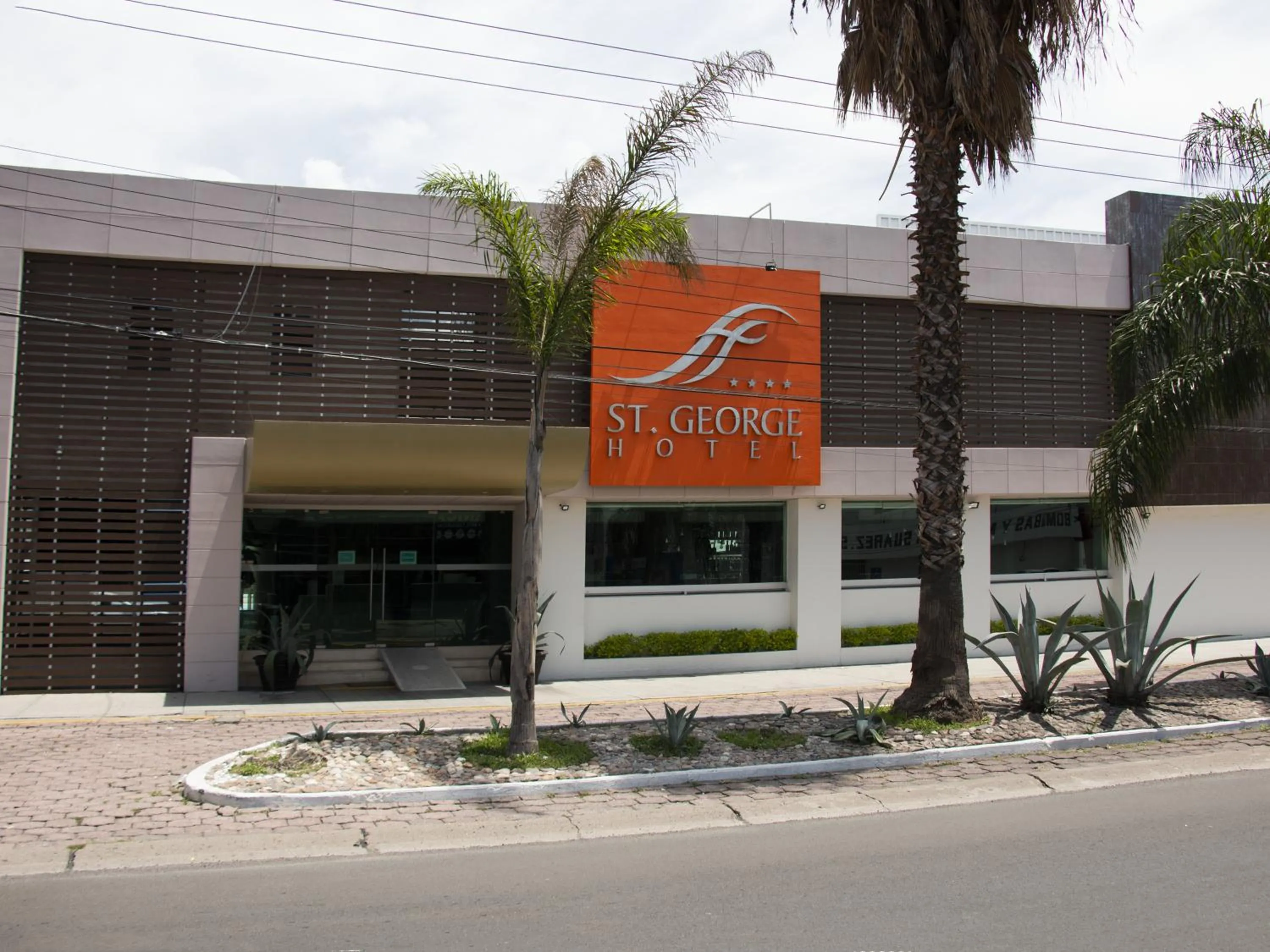 Facade/entrance in Hotel St. George