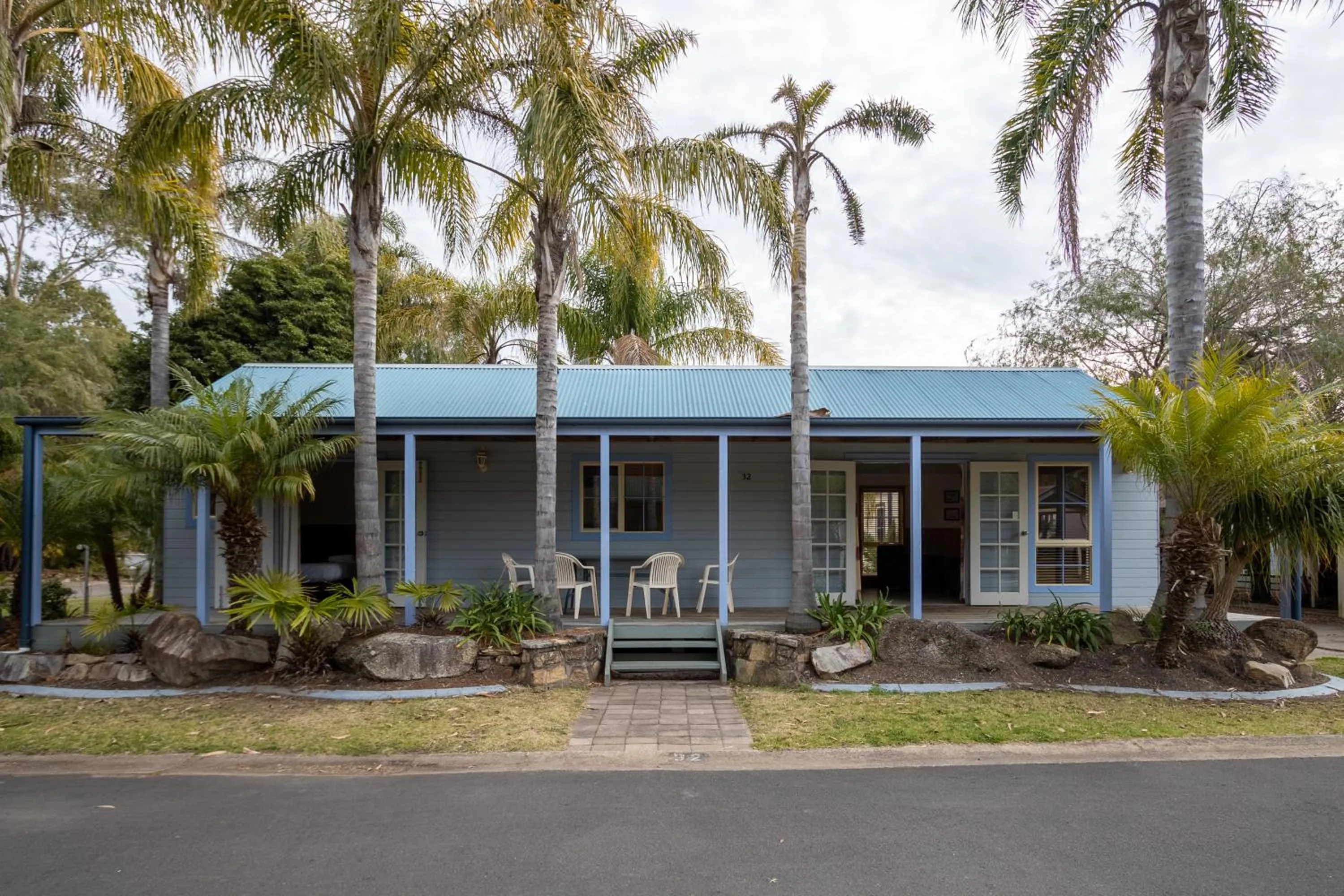 Property building in Batemans Bay Marina Resort