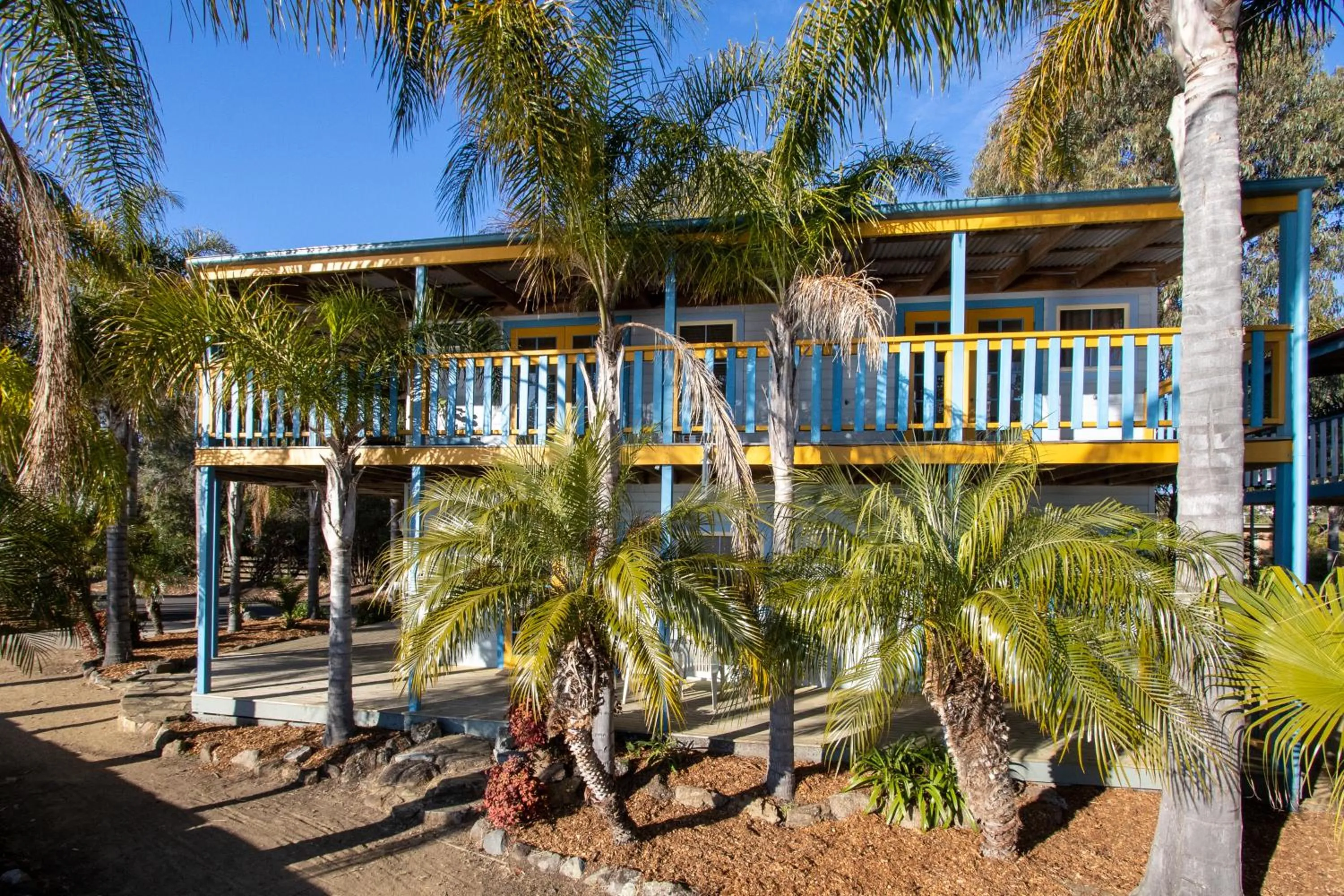 Property building in Batemans Bay Marina Resort