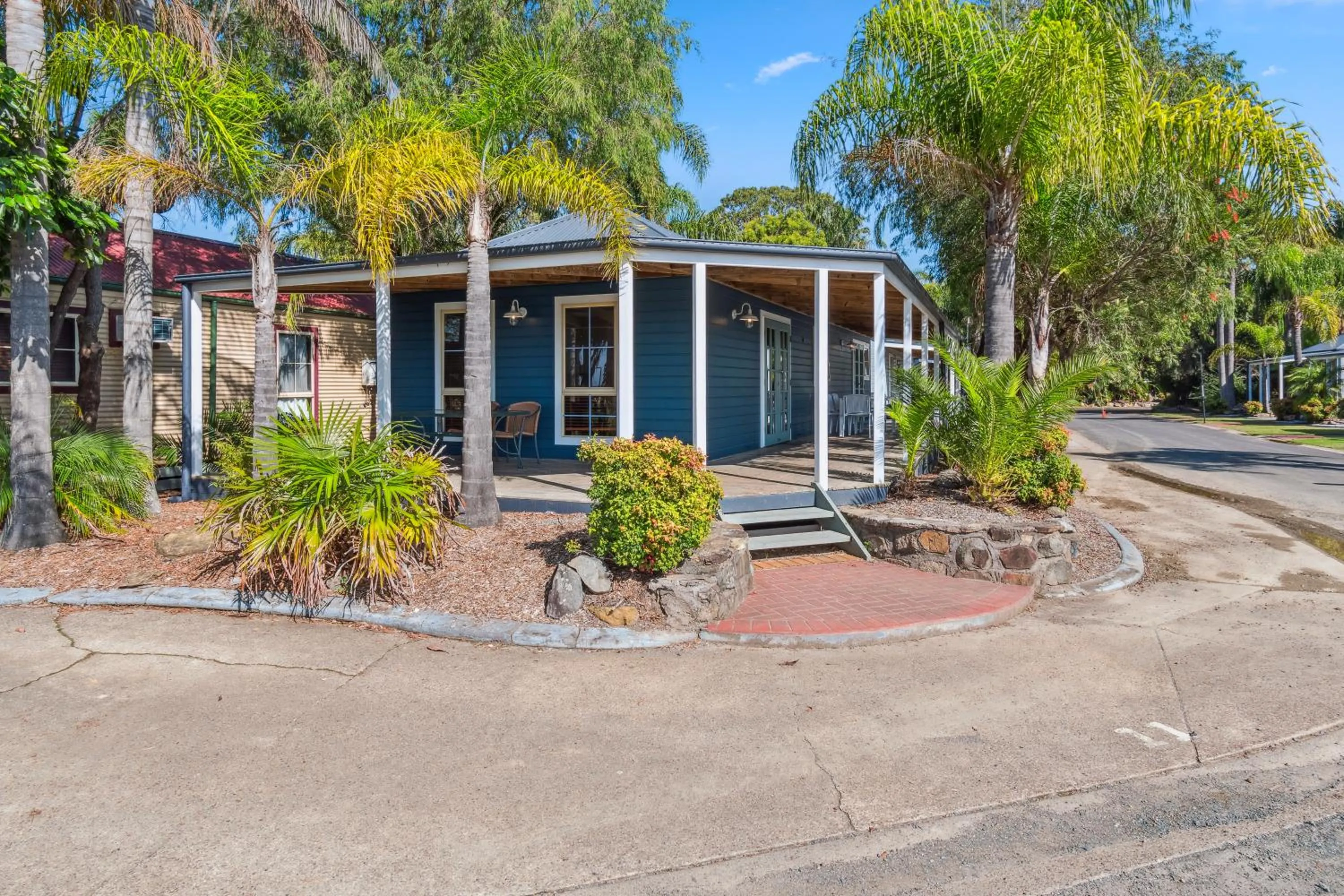 Property building in Batemans Bay Marina Resort