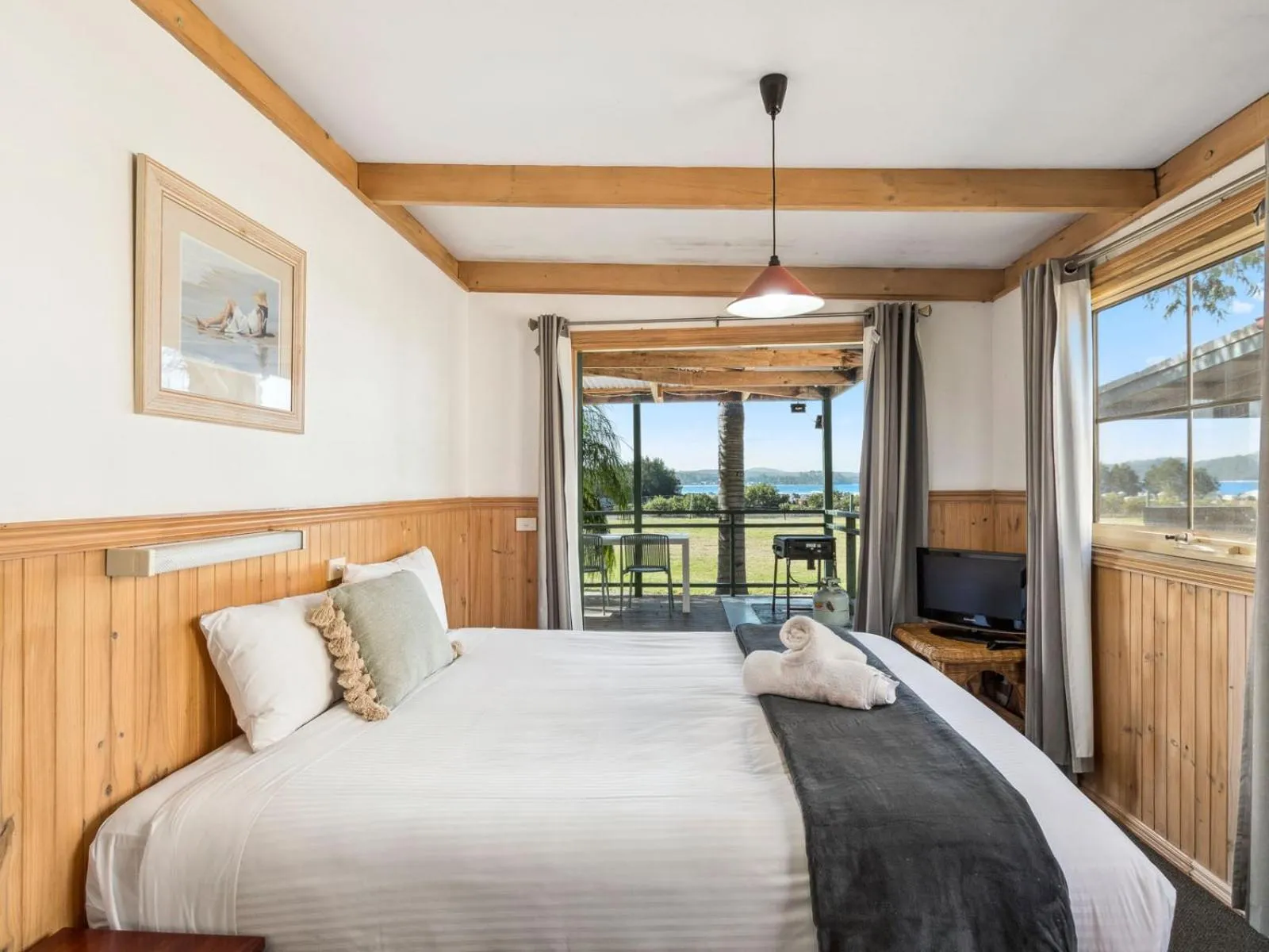 Bed in Batemans Bay Marina Resort