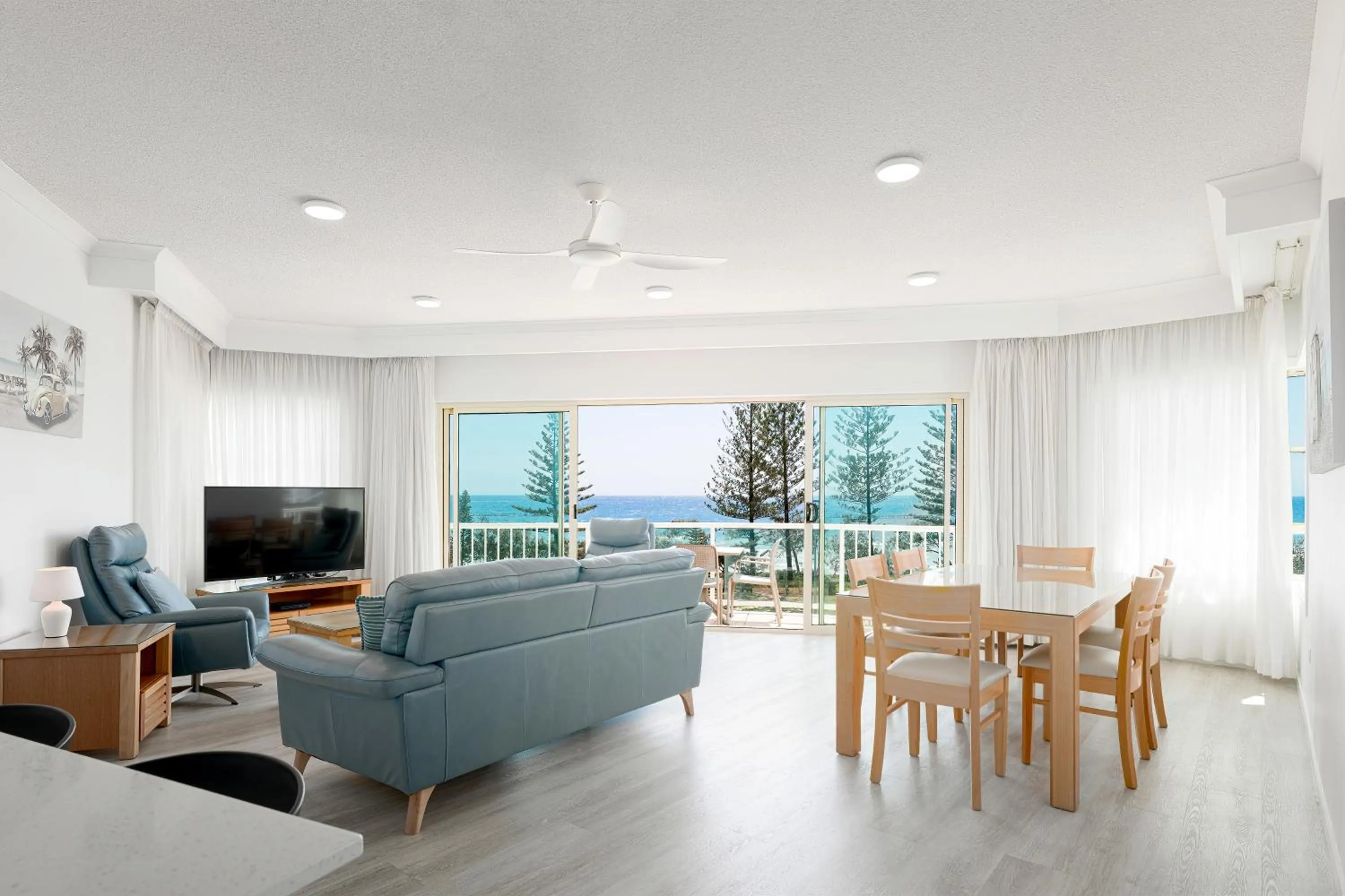 Communal lounge/ TV room in Alex Seaside Resort