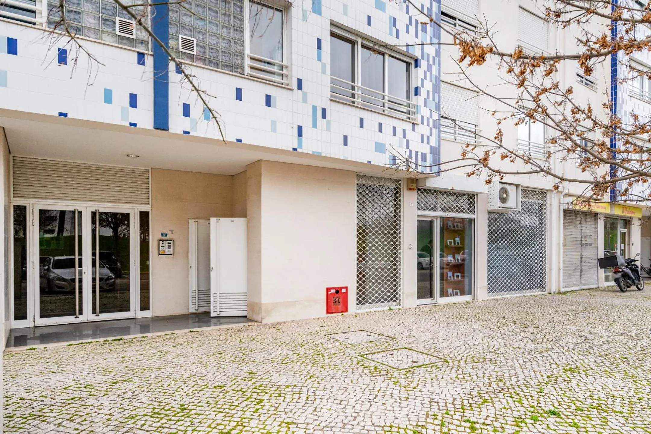Facade/entrance in Lisboa, Cidade, Elegant Apartment with Air Cond, Free WIFI and Near Metro, by IG
