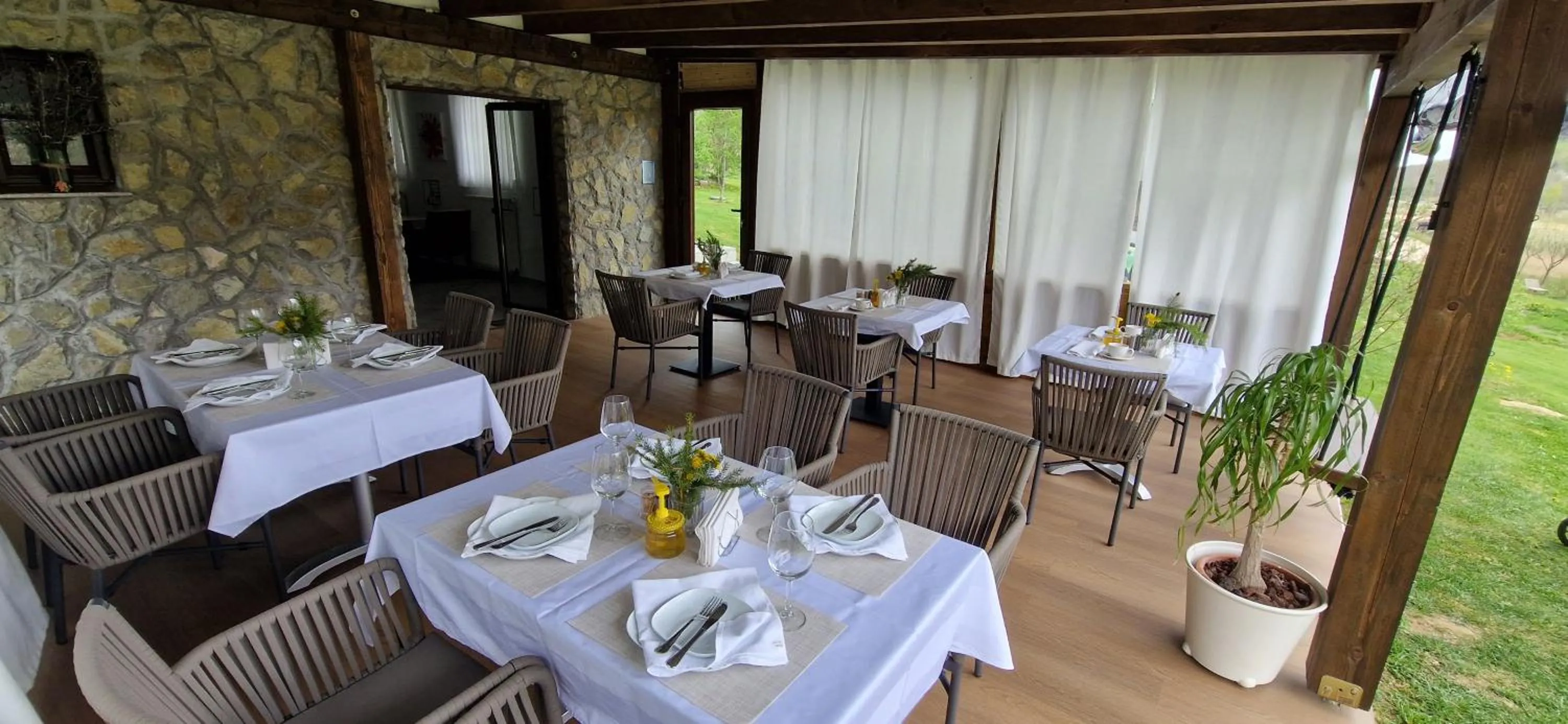 Restaurant/places to eat in Plitvice Inn