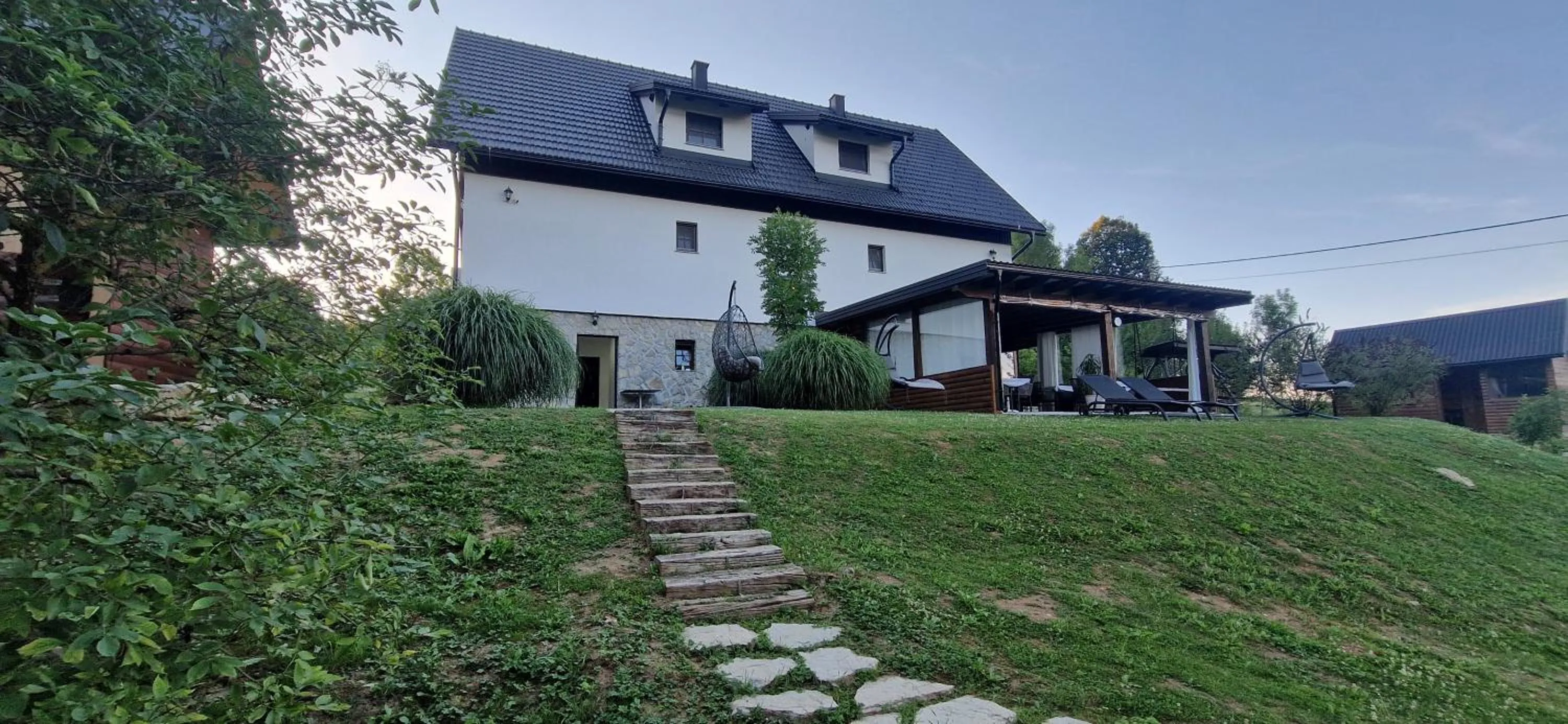 Property building in Plitvice Inn