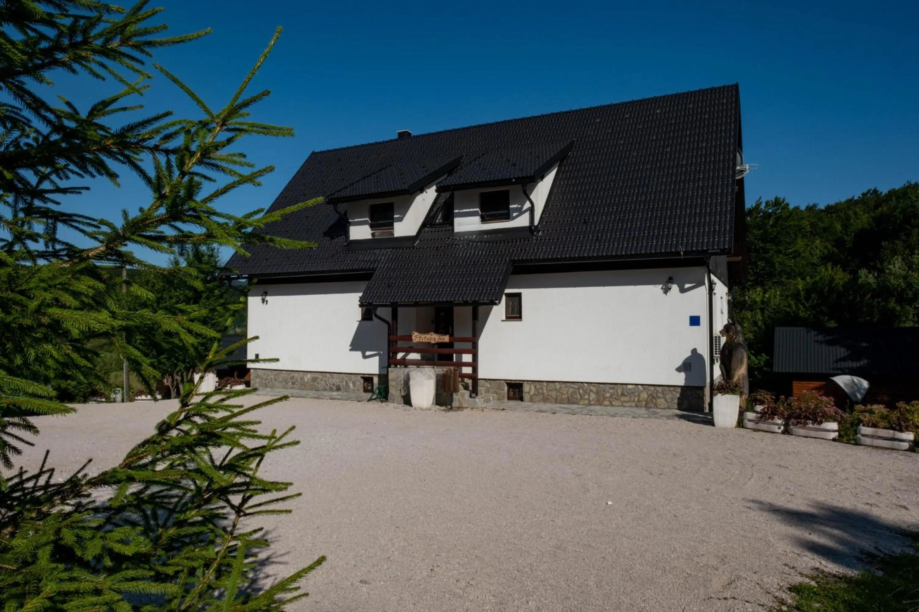 Property building in Plitvice Inn