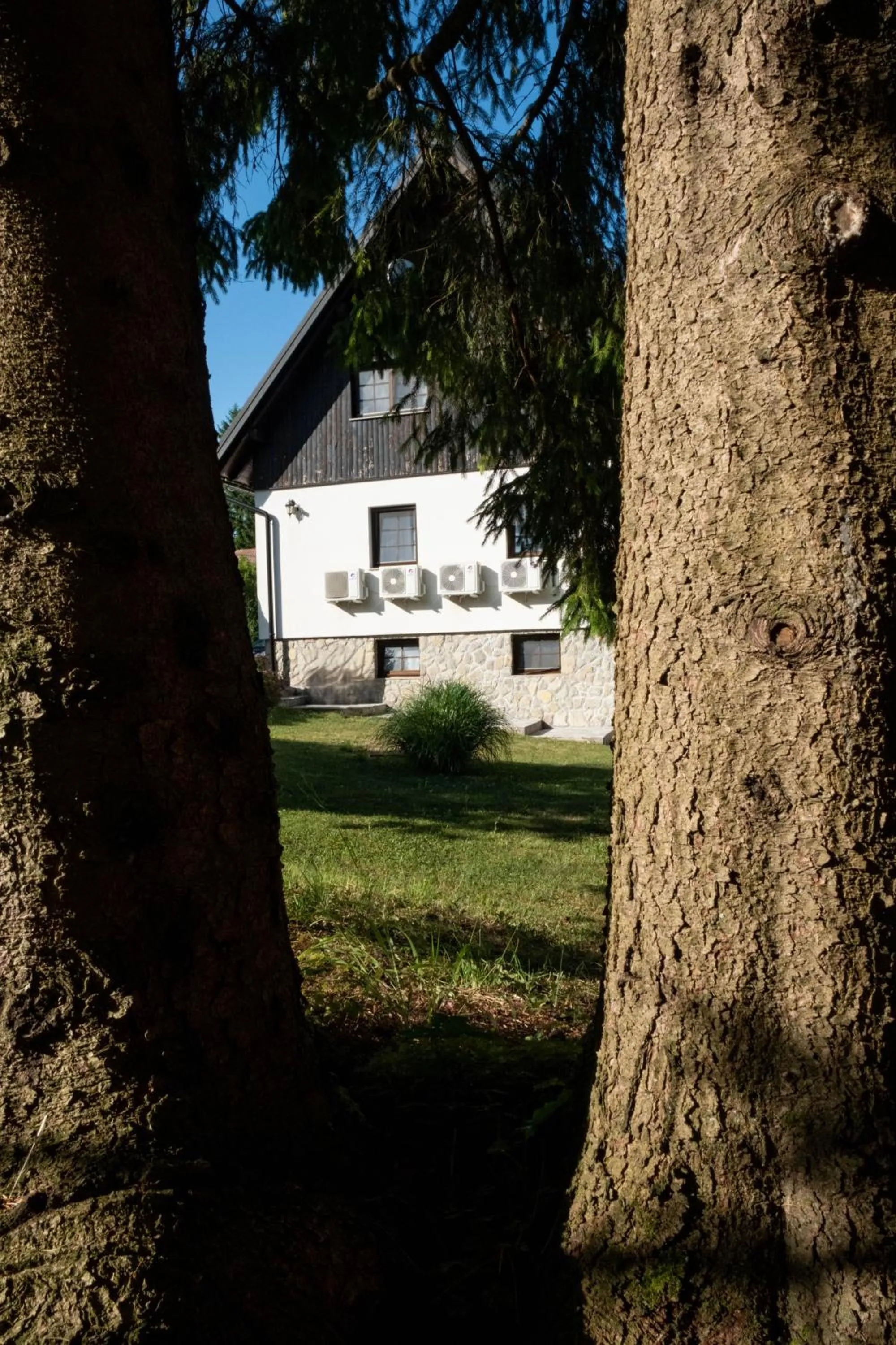 Property building in Plitvice Inn