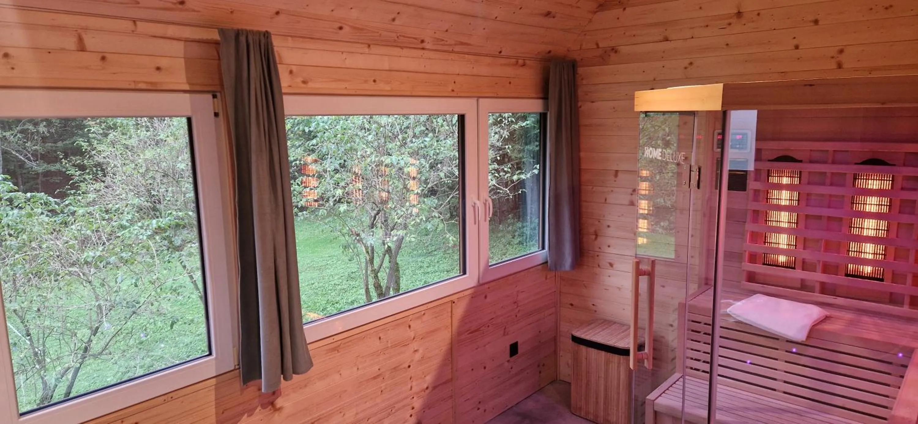 Hot Tub in Plitvice Inn