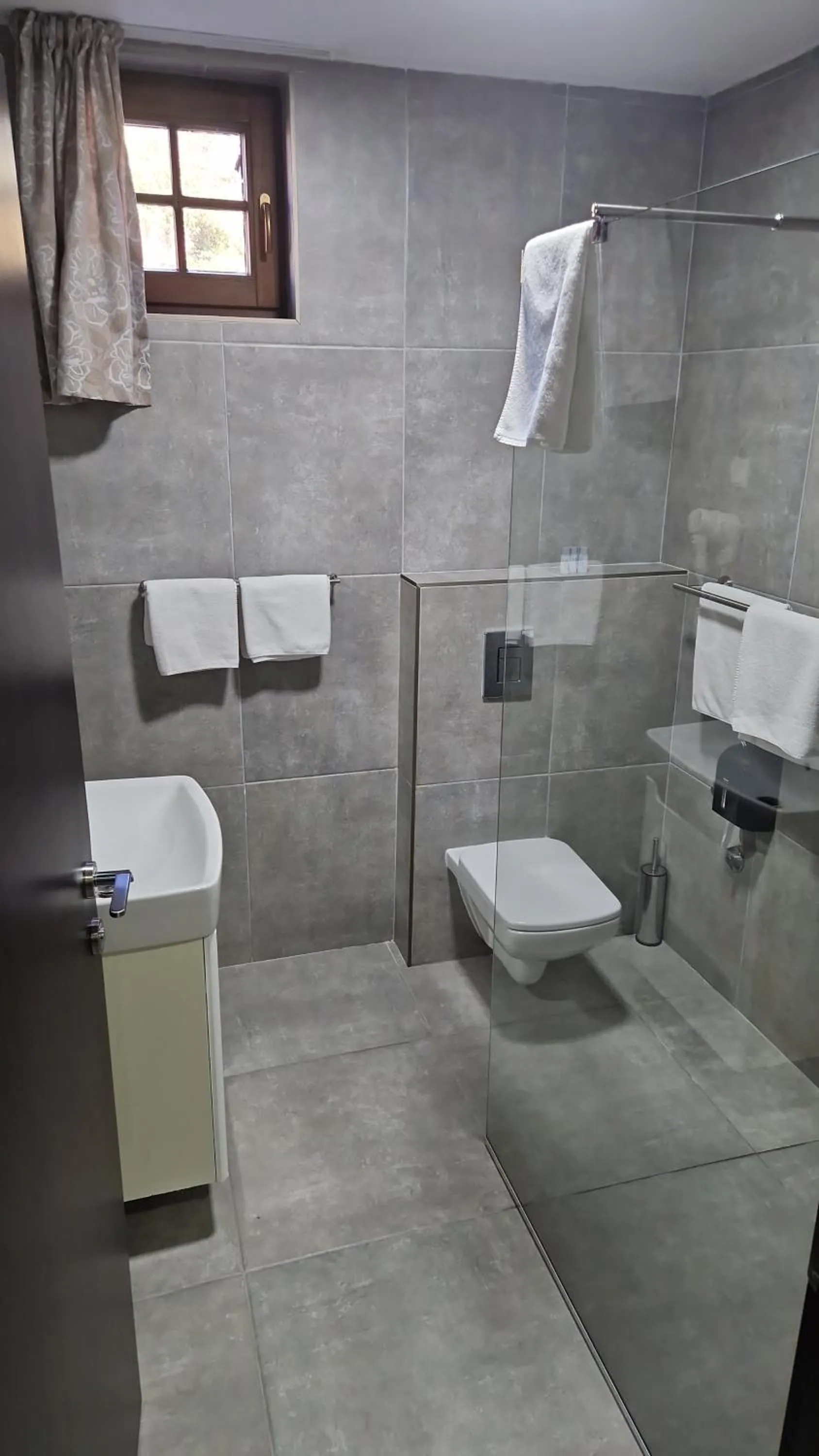 Shower in Plitvice Inn