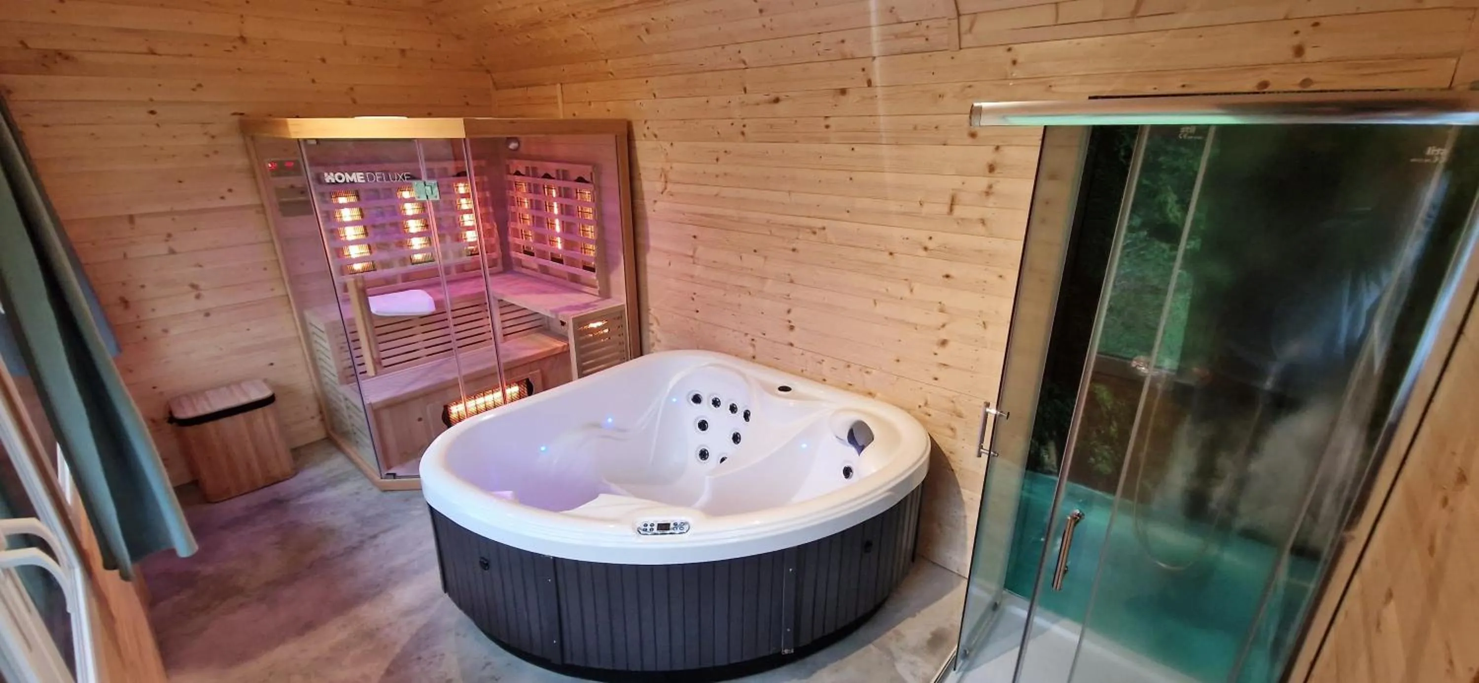 Shower in Plitvice Inn