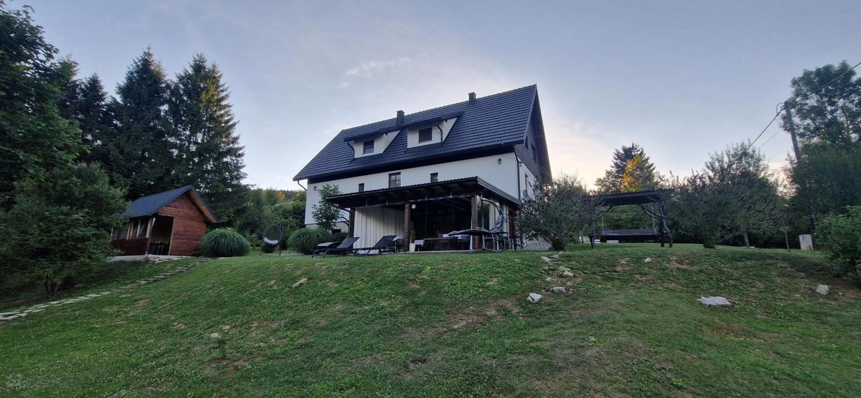 Property building in Plitvice Inn