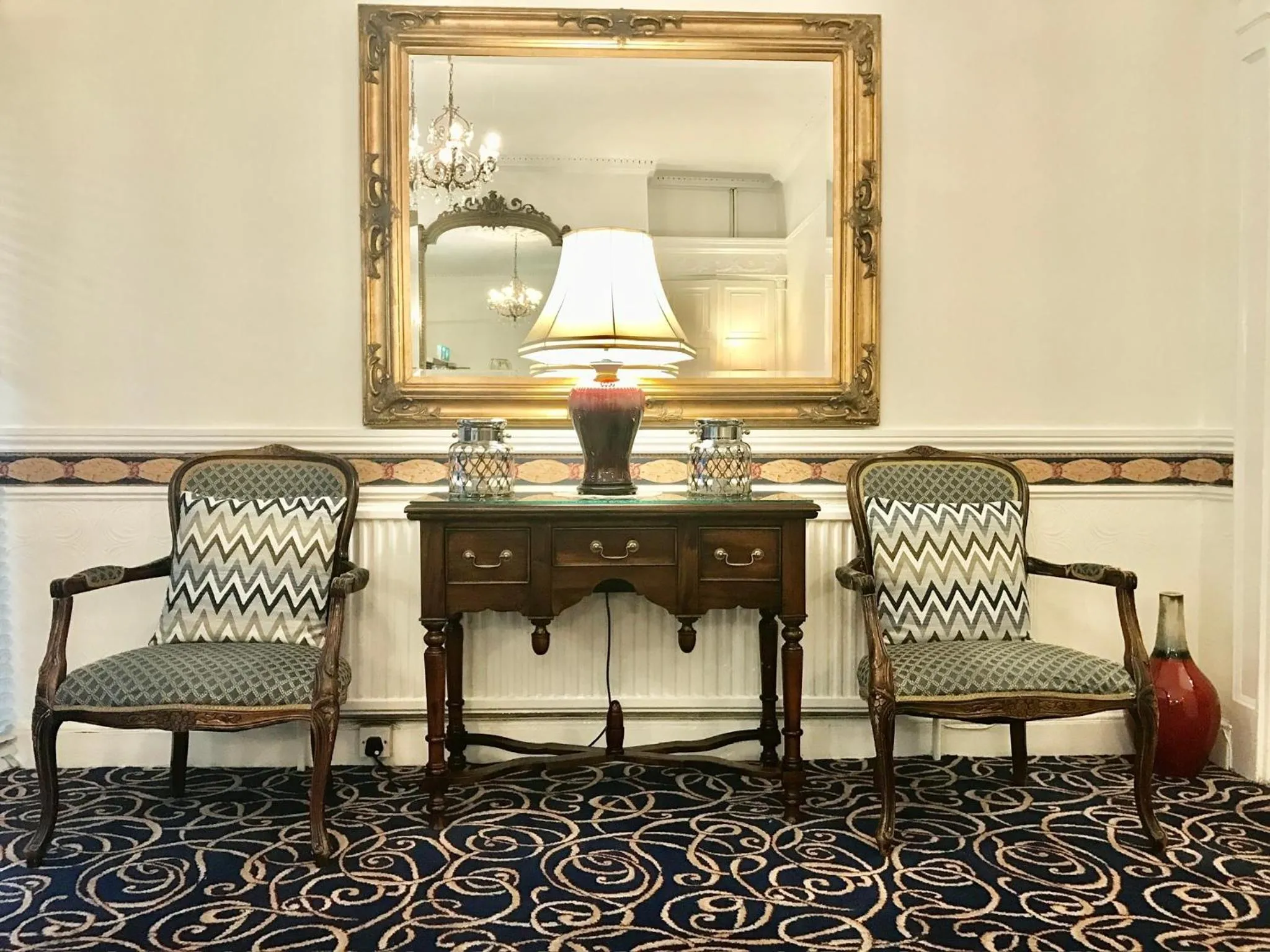 Lobby or reception in Dergvale Hotel