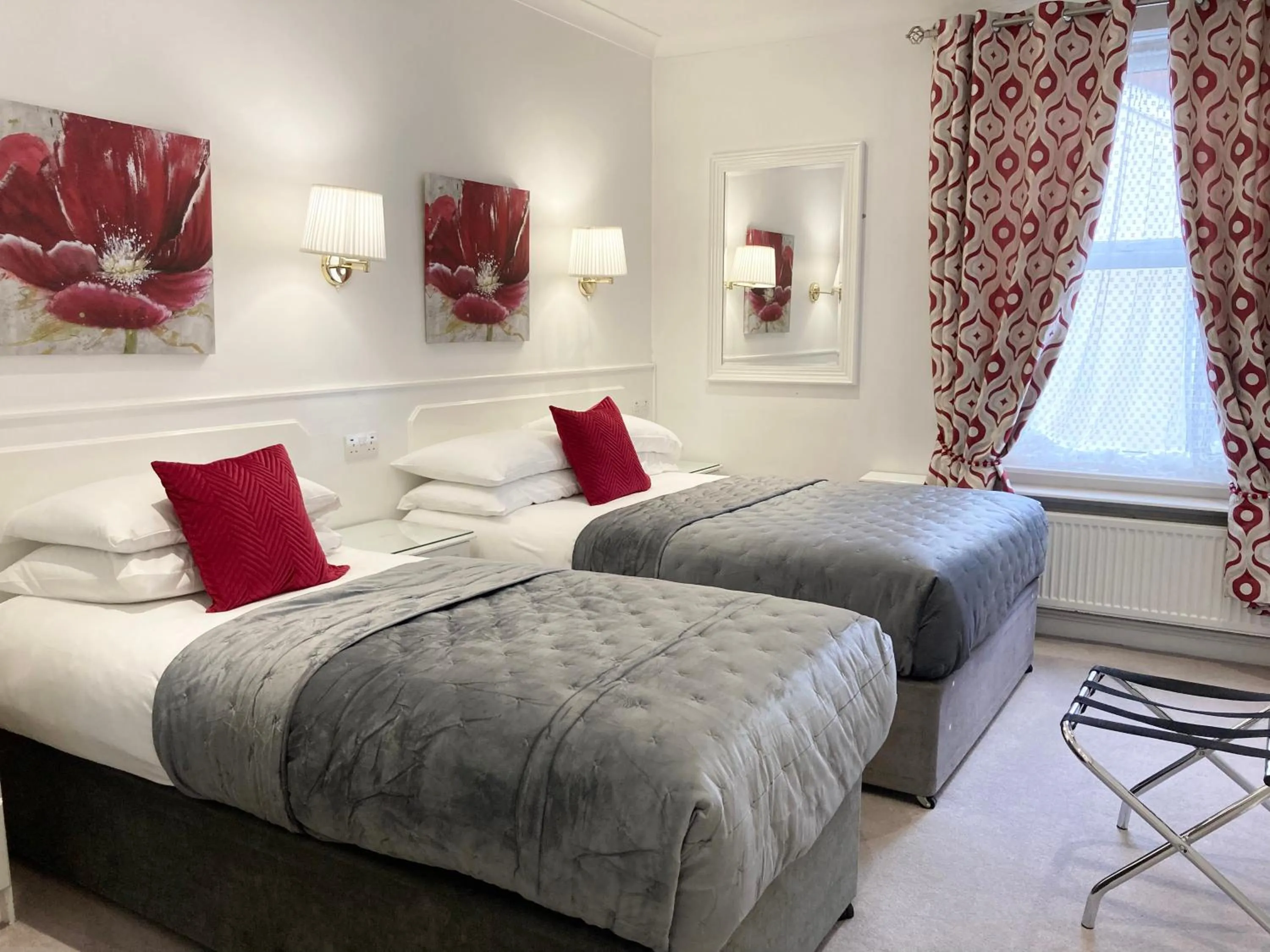 Bedroom, Bed in Dergvale Hotel